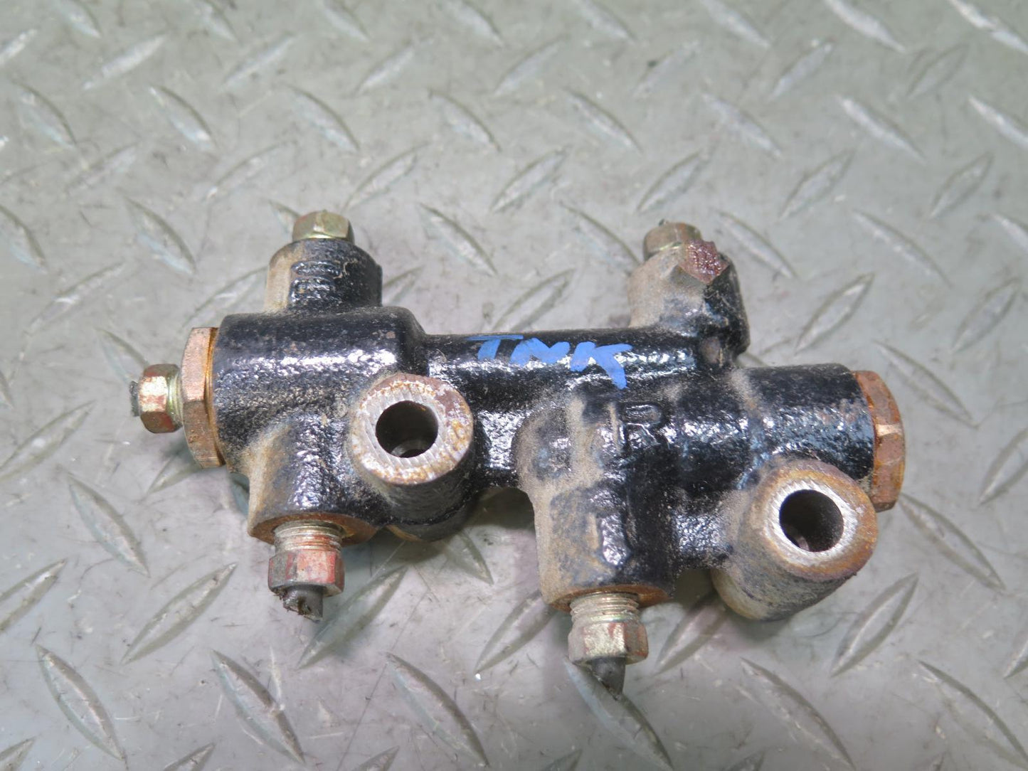 91-93 Toyota SW21L MR2 Brake Distributor Coupler Junction Union OEM