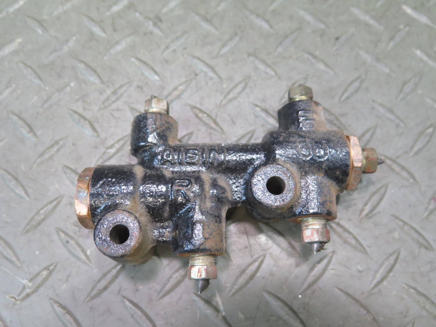 91-93 Toyota SW21L MR2 Brake Distributor Coupler Junction Union OEM