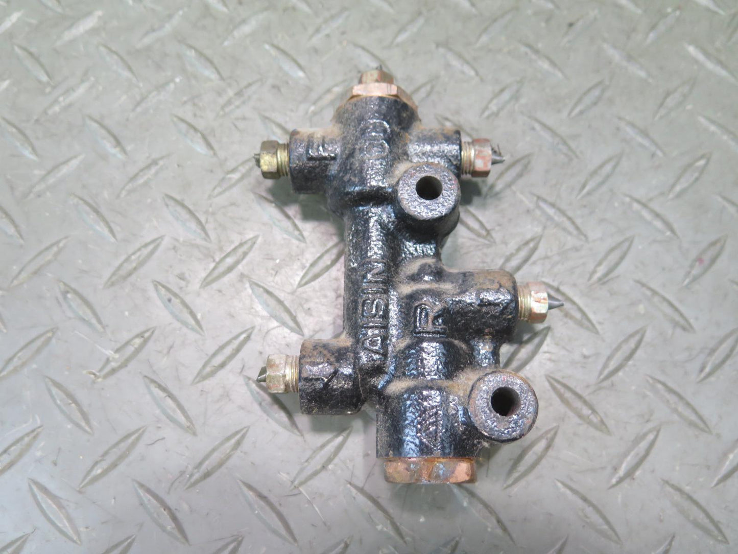 91-93 Toyota SW21L MR2 Brake Distributor Coupler Junction Union OEM