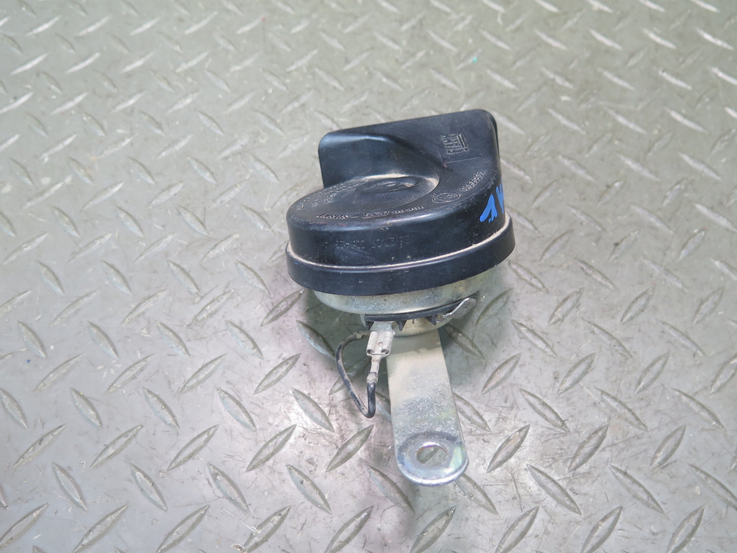 91-95 Toyota SW21L MR2 Horn Signal w Mount OEM