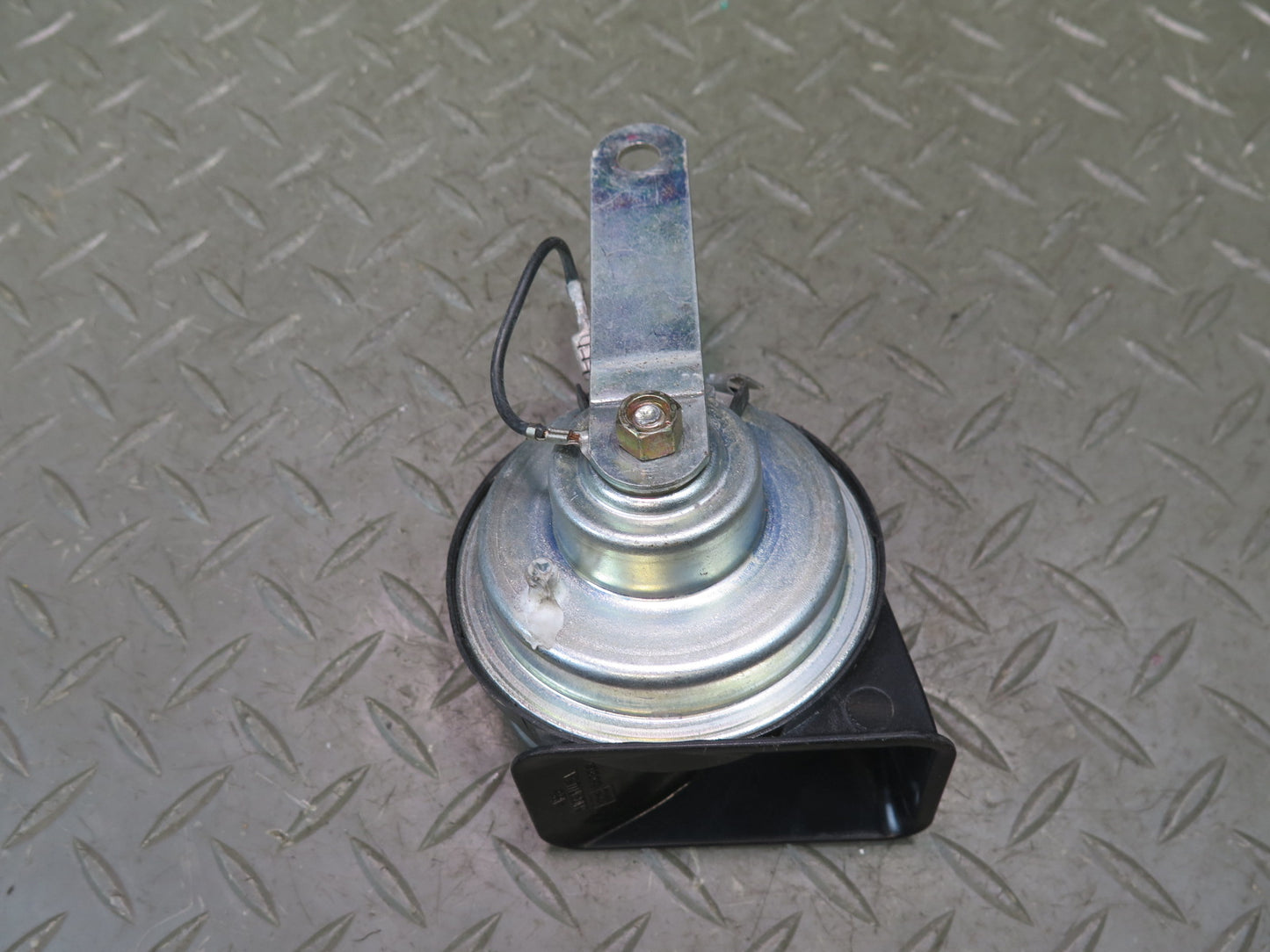 91-95 Toyota SW21L MR2 Horn Signal w Mount OEM