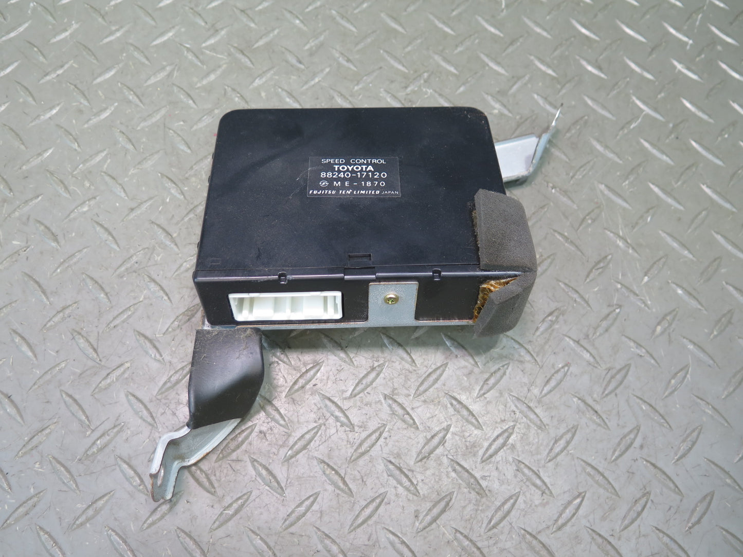 91-92 Toyota SW21L MR2 A/T Cruise Control Module 88240-17120 OEM