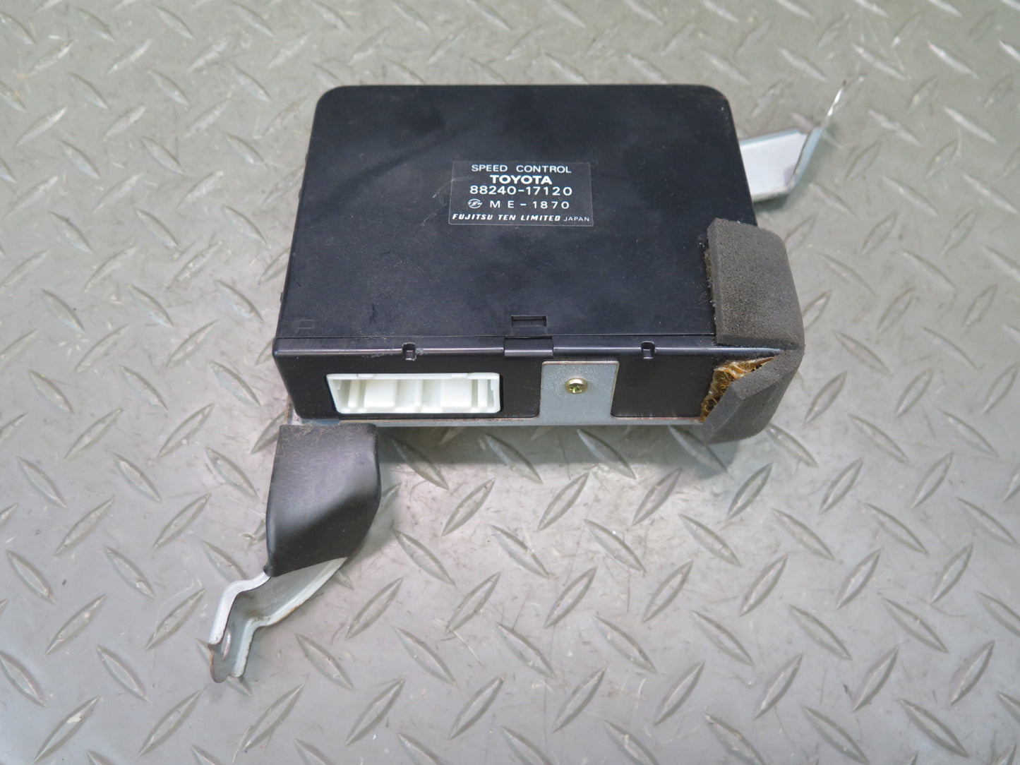 91-92 Toyota SW21L MR2 A/T Cruise Control Module 88240-17120 OEM