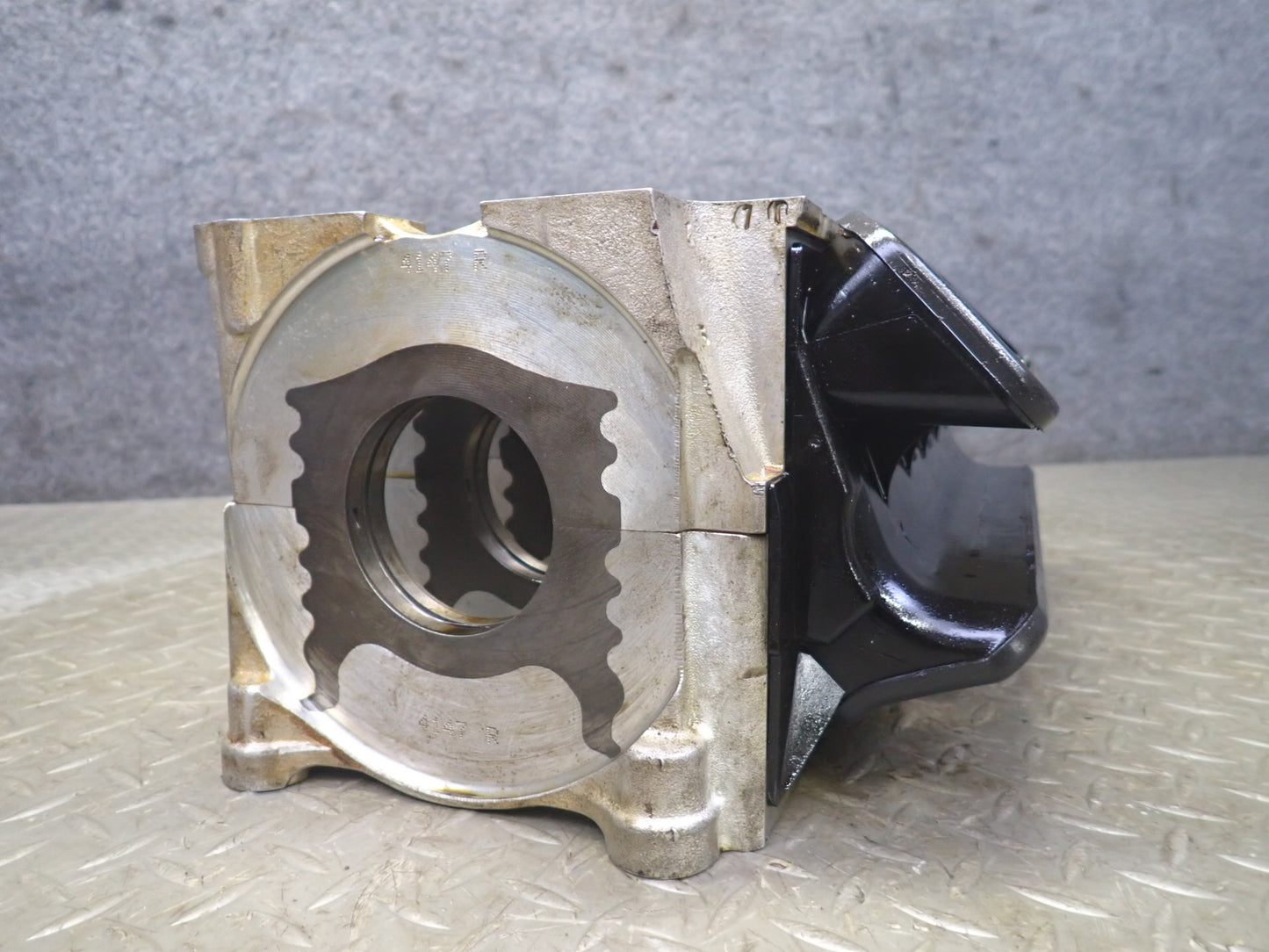 2002 Porsche Boxster S 986 3.2L M96.21 Engine Motor Crankshaft Case Housing