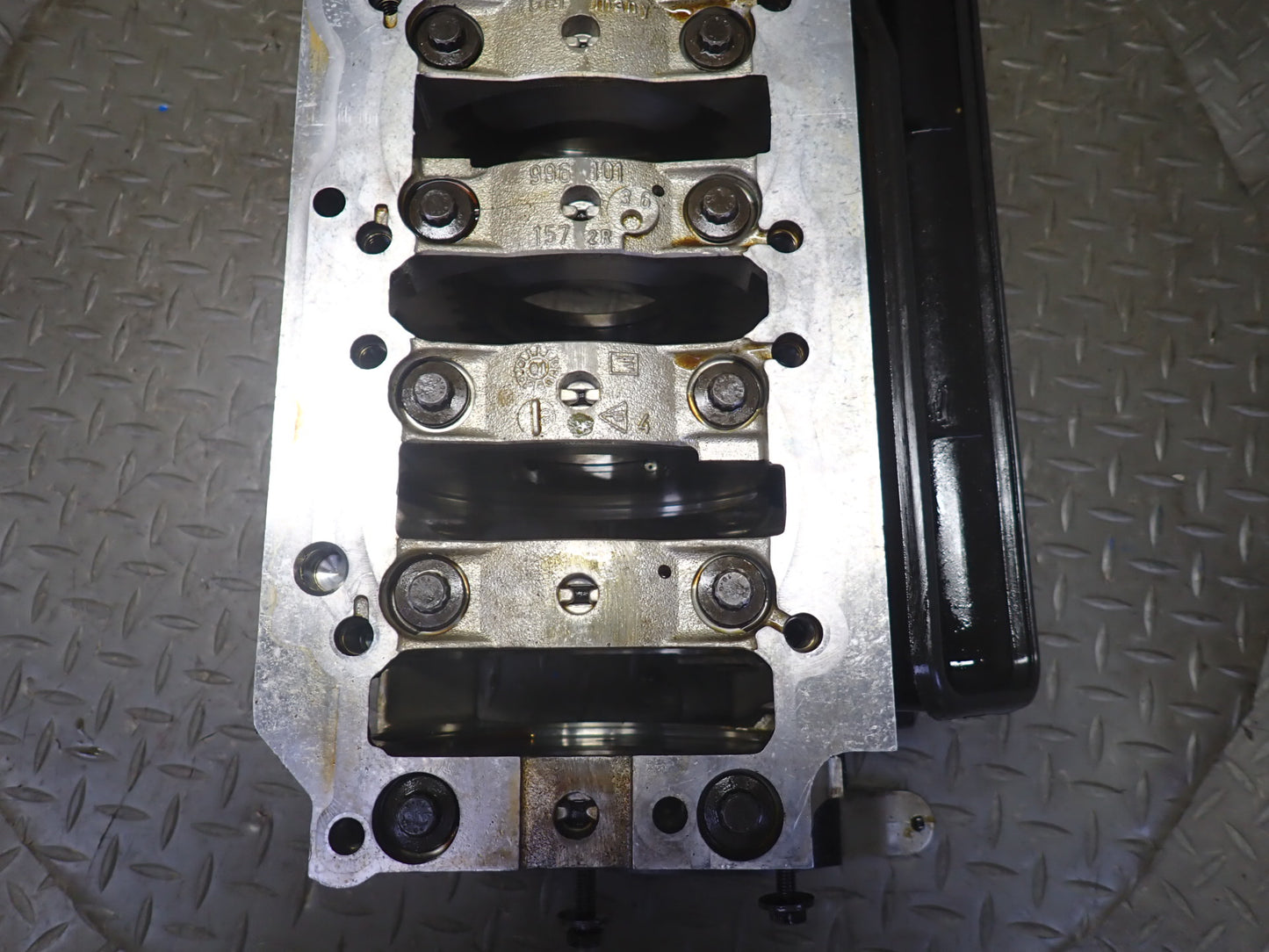 2002 Porsche Boxster S 986 3.2L M96.21 Engine Motor Crankshaft Case Housing