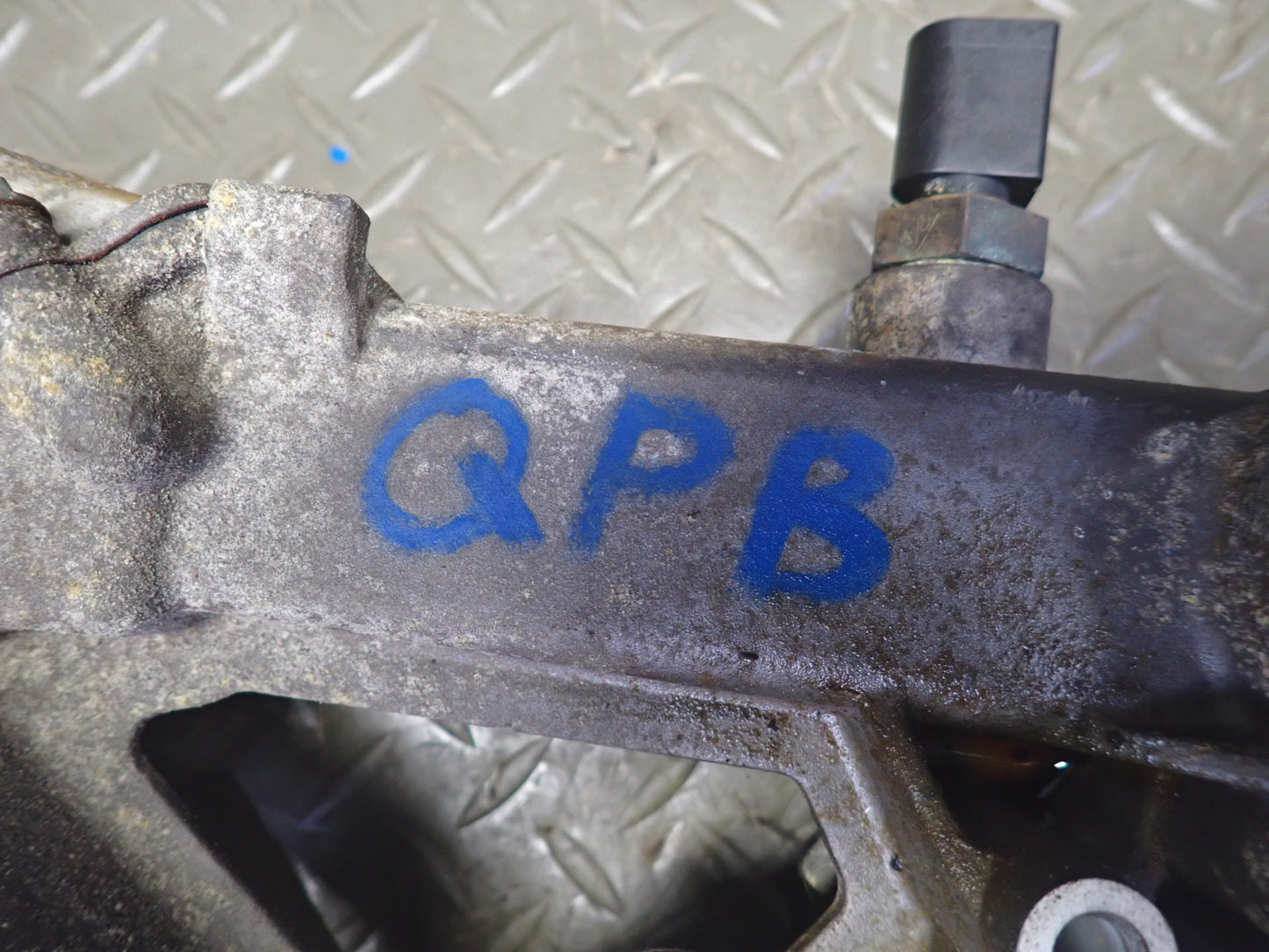 2002 Porsche Boxster S 986 3.2L M96.21 Engine  Motor Oil Pump w Cover