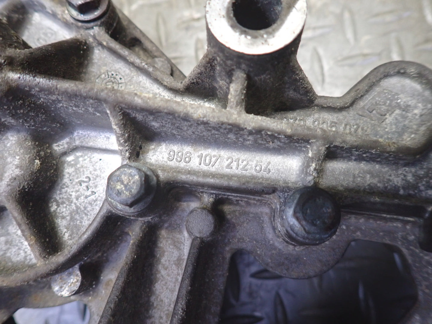 2002 Porsche Boxster S 986 3.2L M96.21 Engine  Motor Oil Pump w Cover