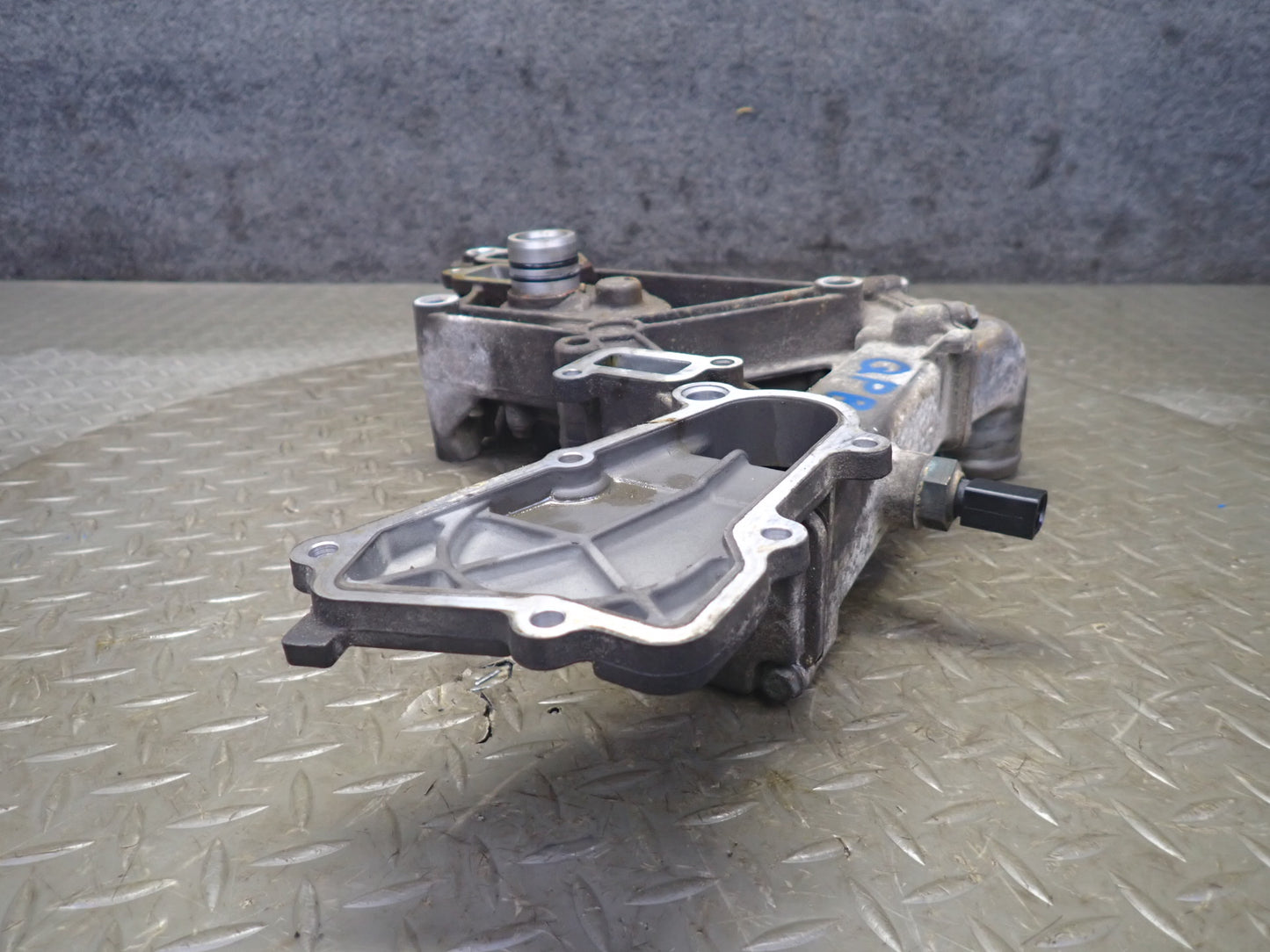 2002 Porsche Boxster S 986 3.2L M96.21 Engine  Motor Oil Pump w Cover