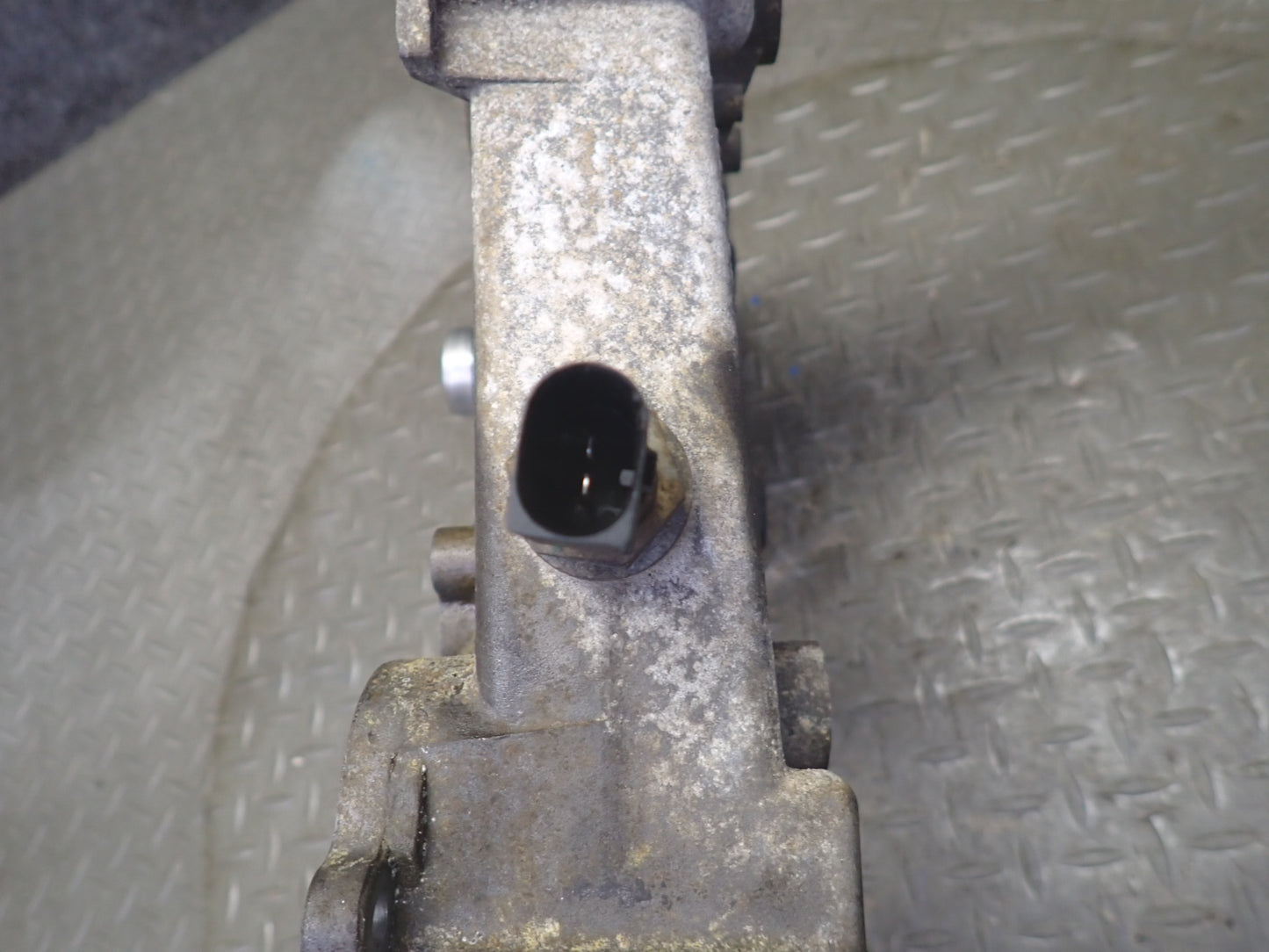 2002 Porsche Boxster S 986 3.2L M96.21 Engine  Motor Oil Pump w Cover