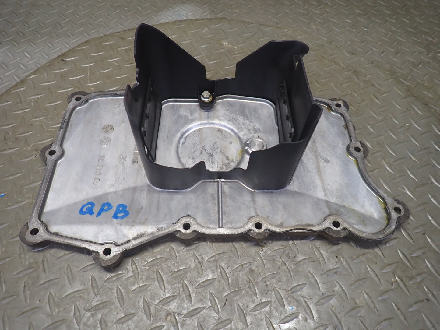 2002 Porsche Boxster S 986 3.2L M96.21 Engine Motor Oil Pan 996107310