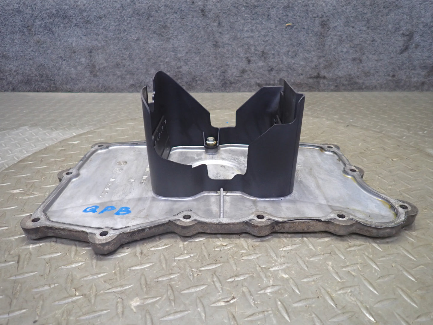 2002 Porsche Boxster S 986 3.2L M96.21 Engine Motor Oil Pan 996107310