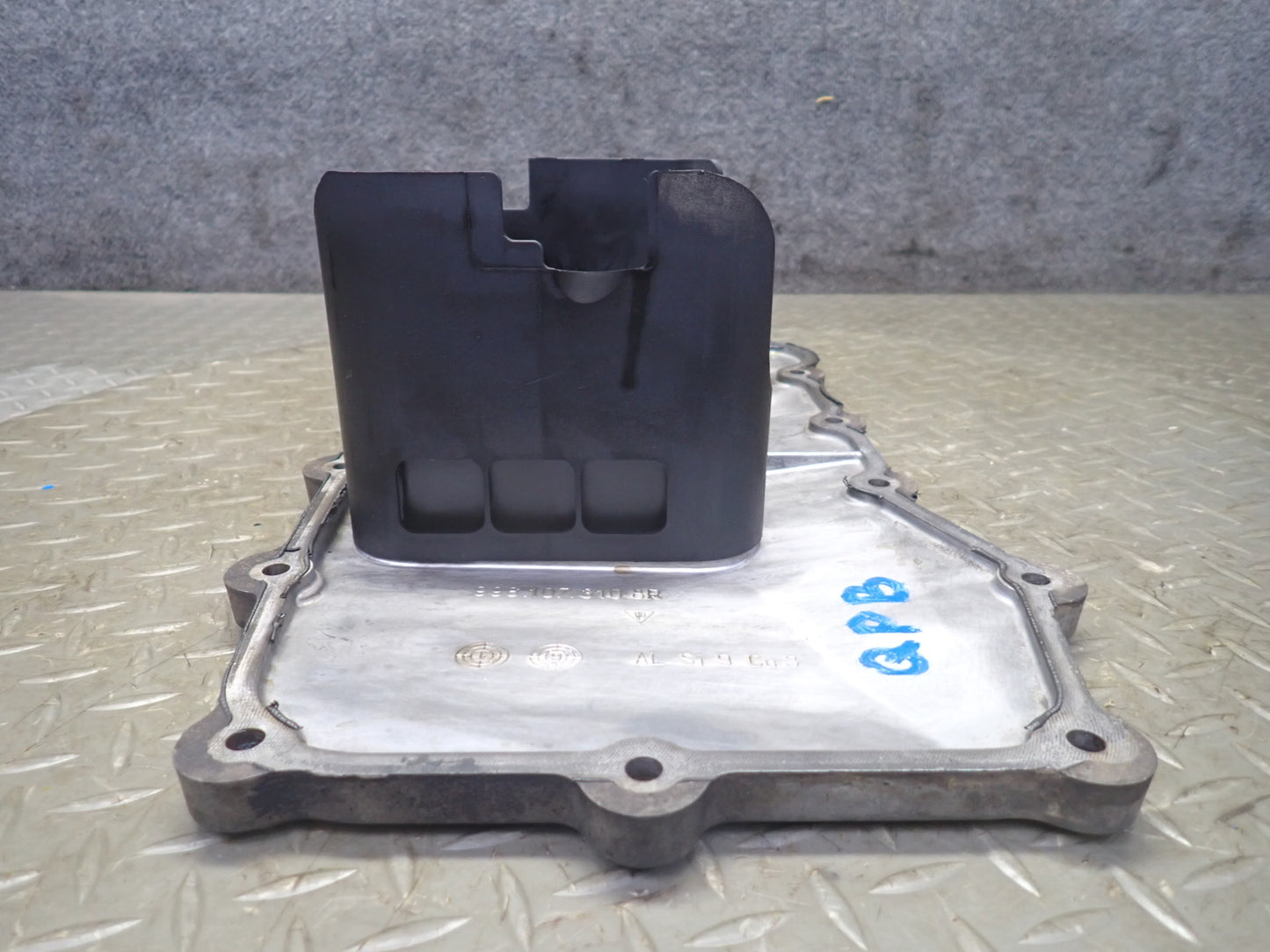 2002 Porsche Boxster S 986 3.2L M96.21 Engine Motor Oil Pan 996107310