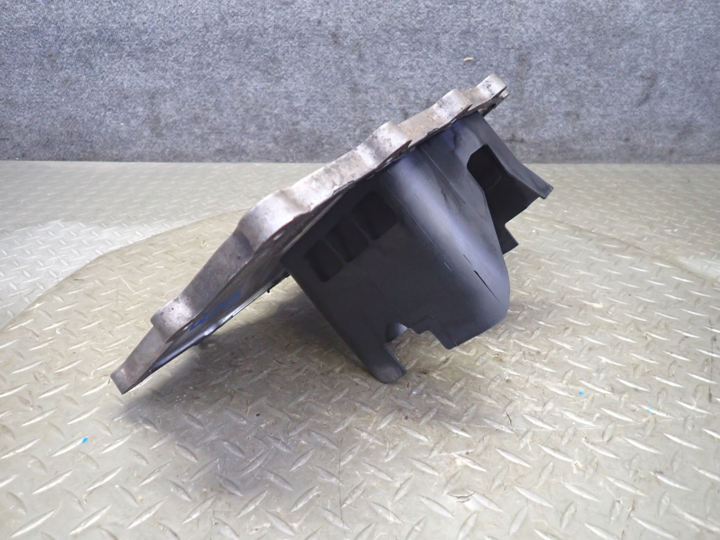 2002 Porsche Boxster S 986 3.2L M96.21 Engine Motor Oil Pan 996107310