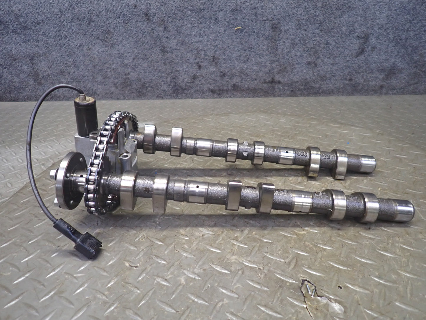 2002 Porsche Boxster S 986 3.2L M96.21 Engine Left Camshaft Gear Housing Set