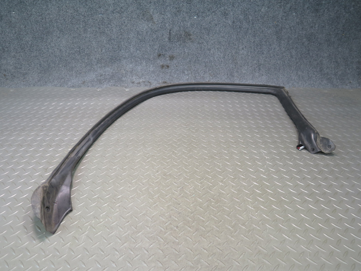 91-95 Toyota SW21L MR2 Set of 2 Left Door Weatherstrip Rubber Seal OEM