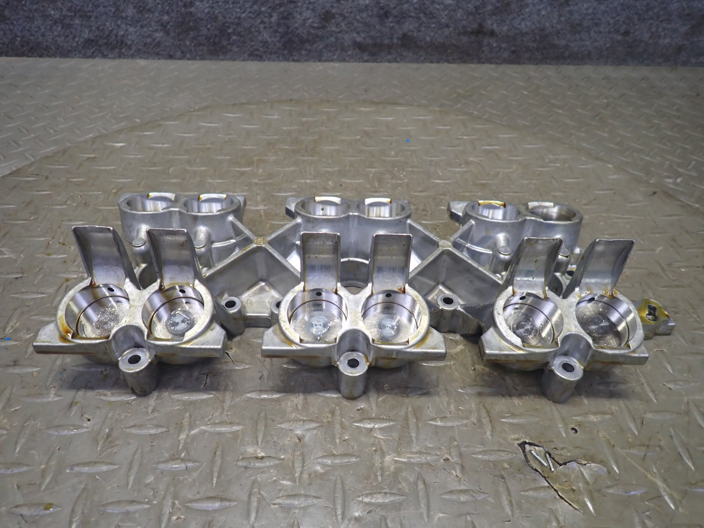 2002 Porsche Boxster S 986 3.2L M96.21 Engine Left Camshaft Gear Housing Set