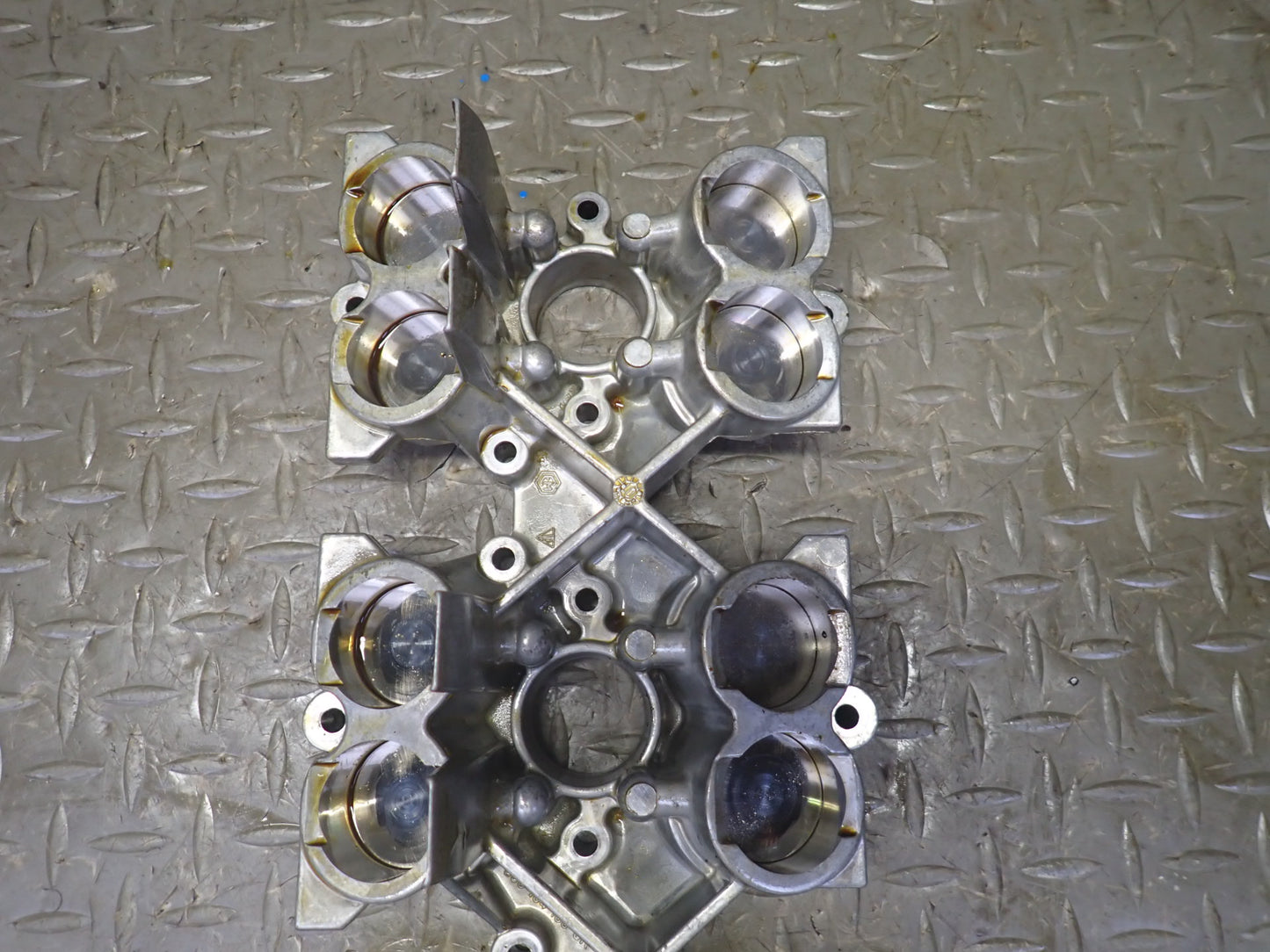 2002 Porsche Boxster S 986 3.2L M96.21 Engine Left Camshaft Gear Housing Set
