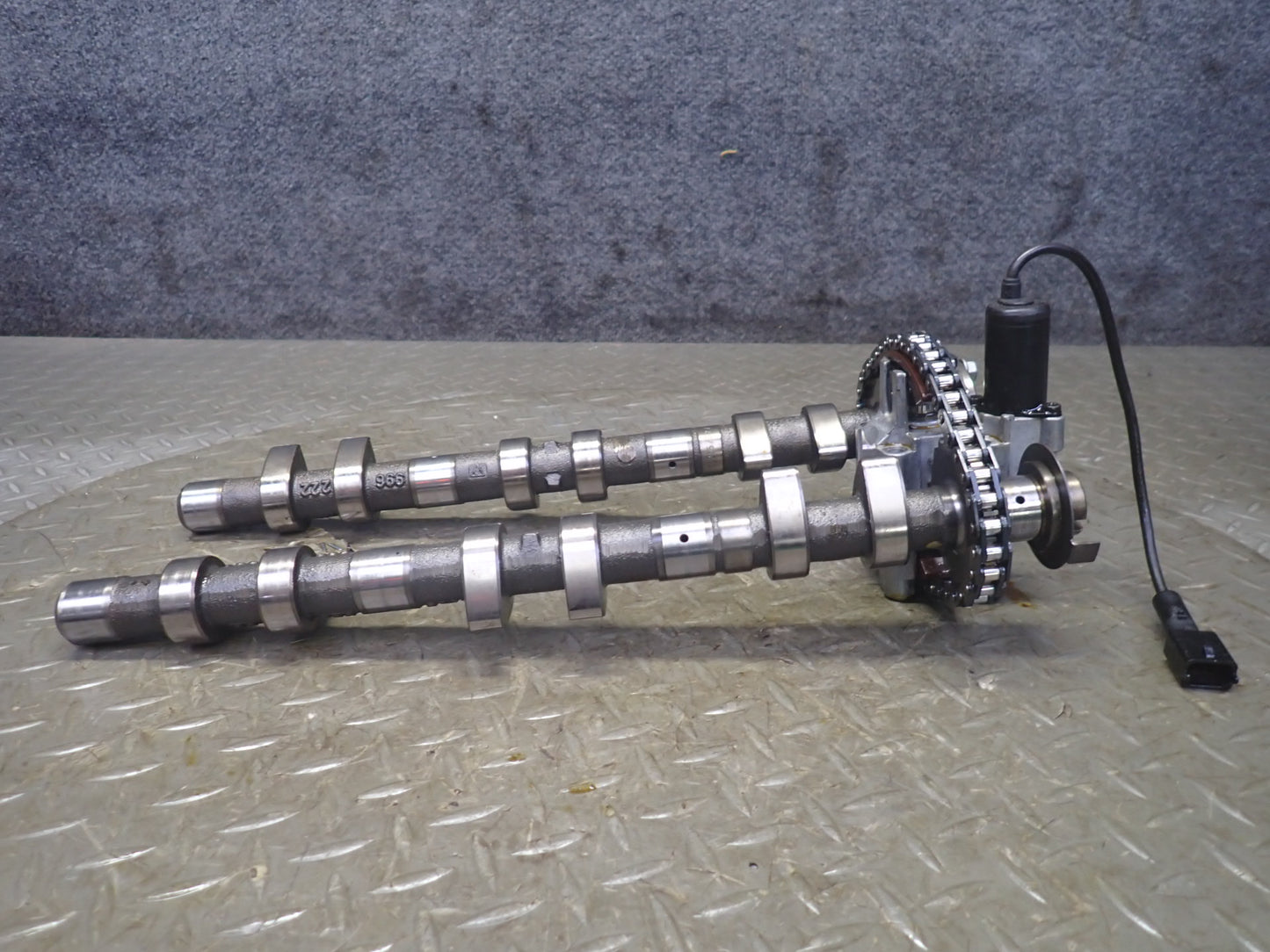 2002 Porsche Boxster S 986 3.2L M96.21 Engine Right Camshaft Gear Housing Set