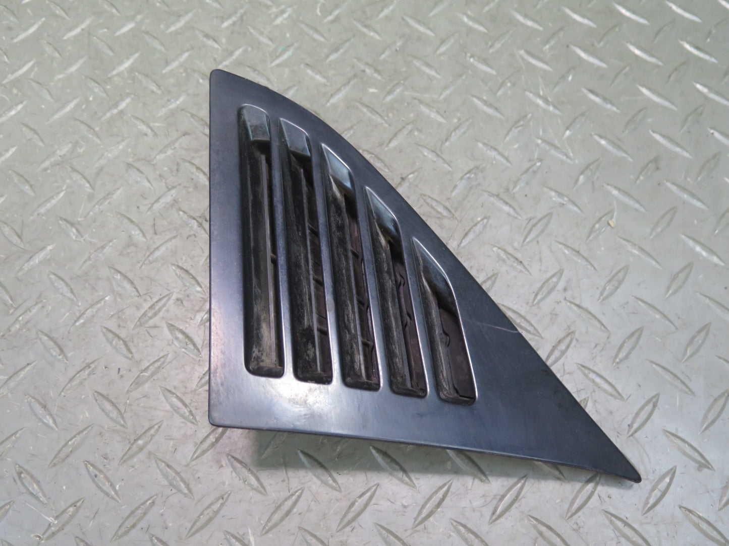 91-95 Toyota SW21L MR2 Set of 2 Rear Quarter Window Air Vent Grille OEM