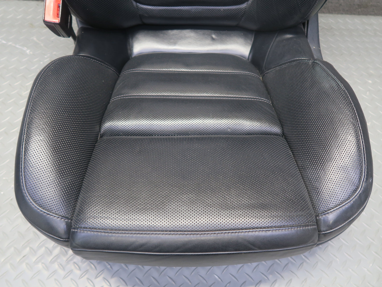 2015-2018 Porsche Cayenne 958.2 Front & Rear Leather Perforated Seat Black Set