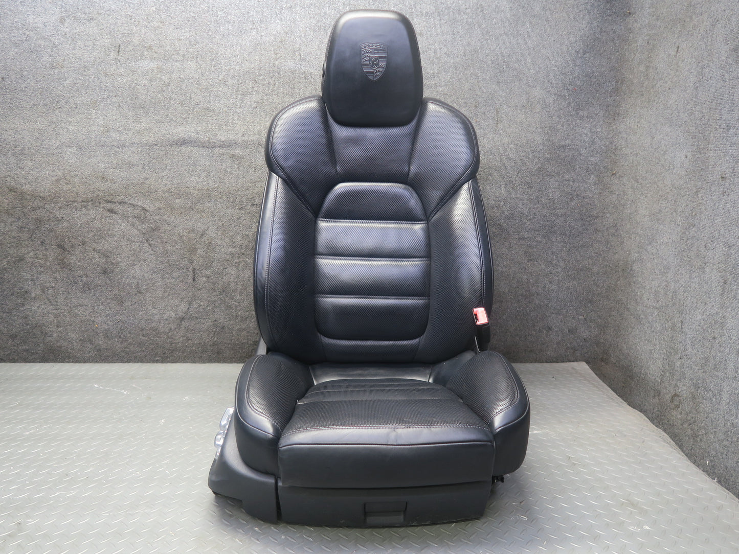 2015-2018 Porsche Cayenne 958.2 Front & Rear Leather Perforated Seat Black Set