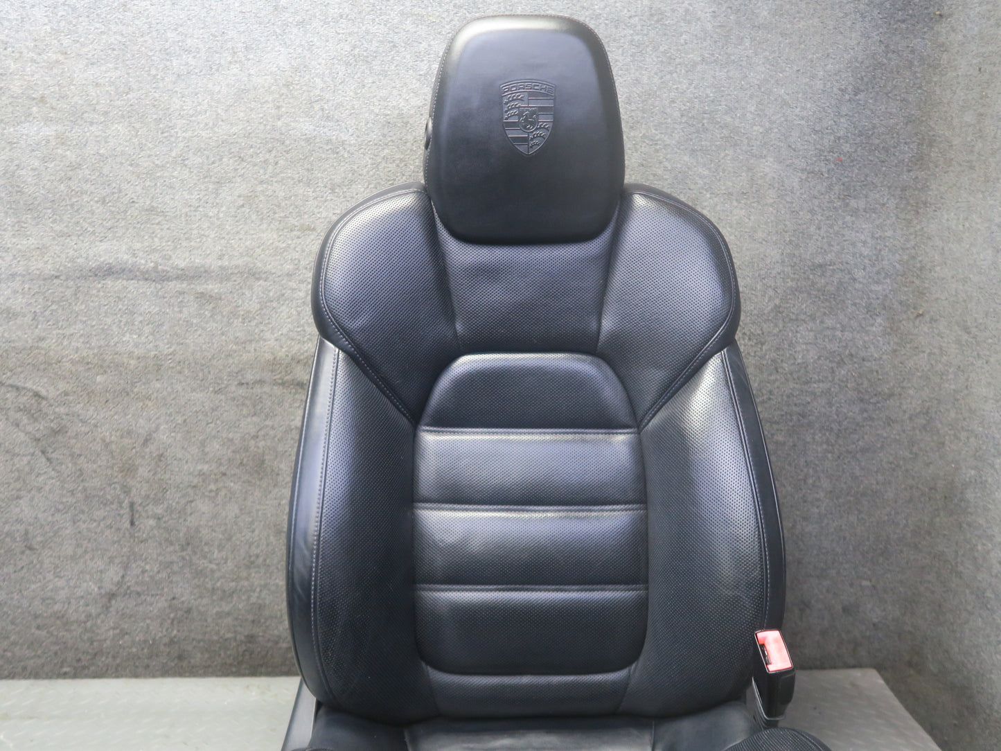 2015-2018 Porsche Cayenne 958.2 Front & Rear Leather Perforated Seat Black Set