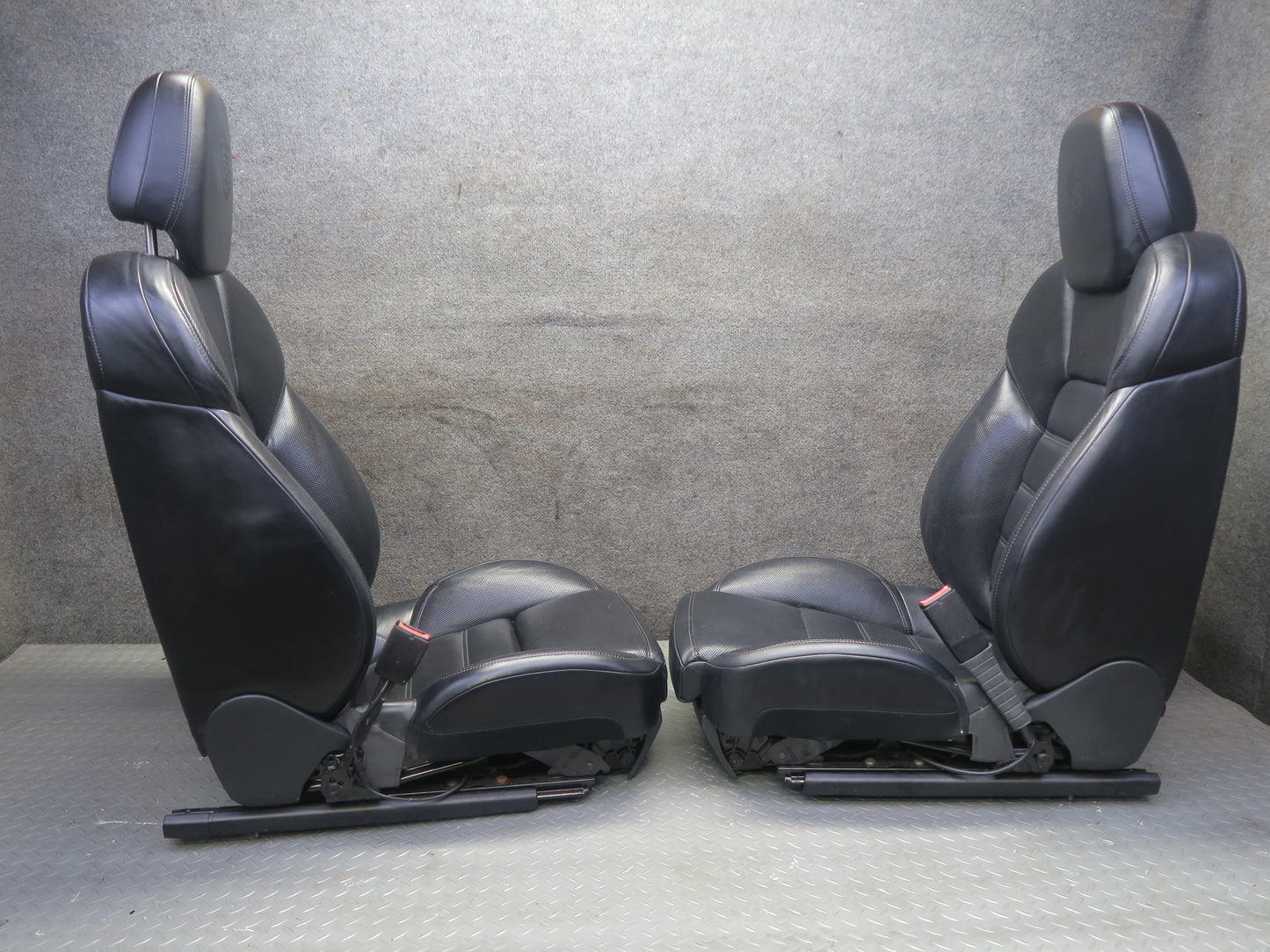 2015-2018 Porsche Cayenne 958.2 Front & Rear Leather Perforated Seat Black Set