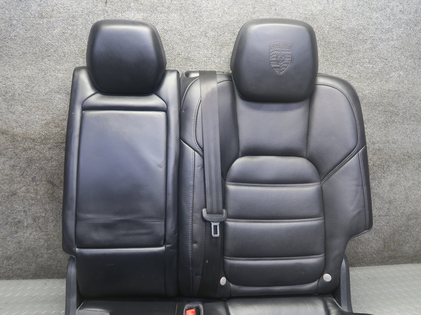 2015-2018 Porsche Cayenne 958.2 Front & Rear Leather Perforated Seat Black Set