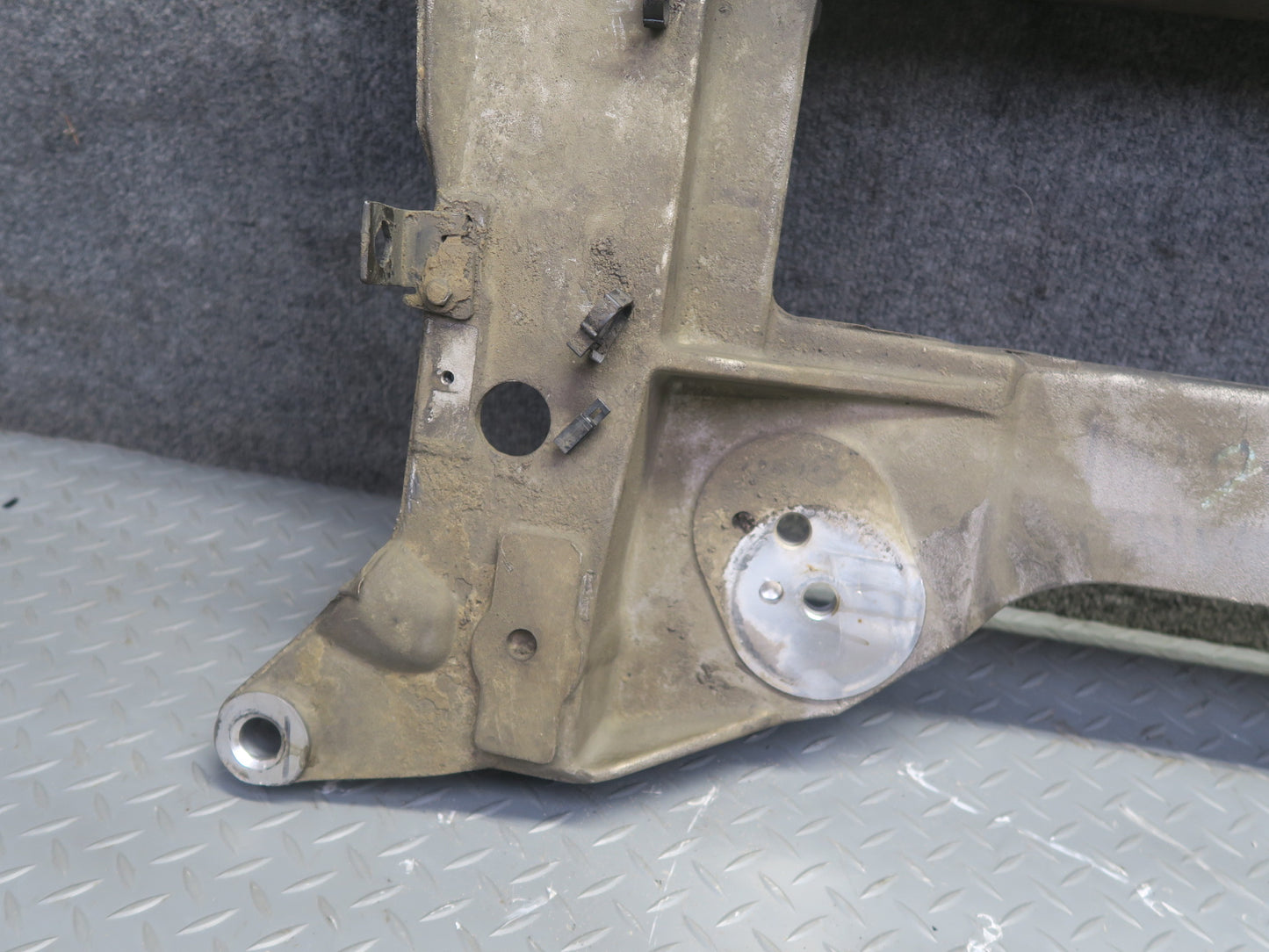 2004-2009 Cadillac XLR Front Engine Sub Frame Subframe Crossmember Cradle