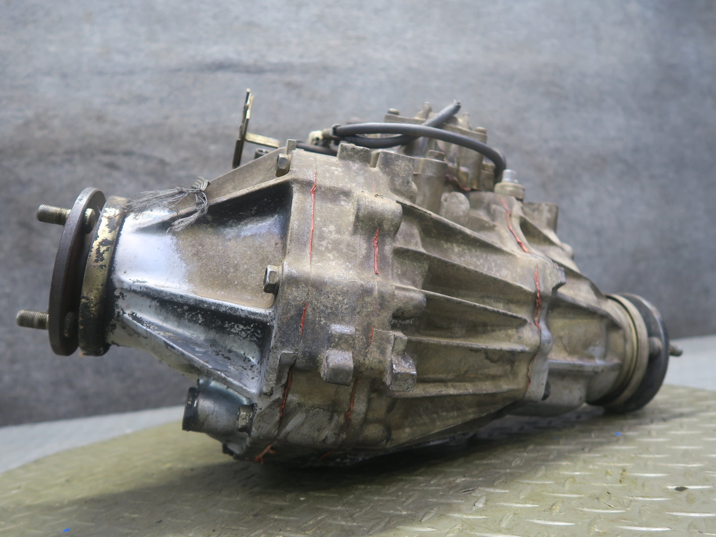 1991-1992 Toyota Land Cruiser FJ80 A/T 4.0L Transfer Case Assembly