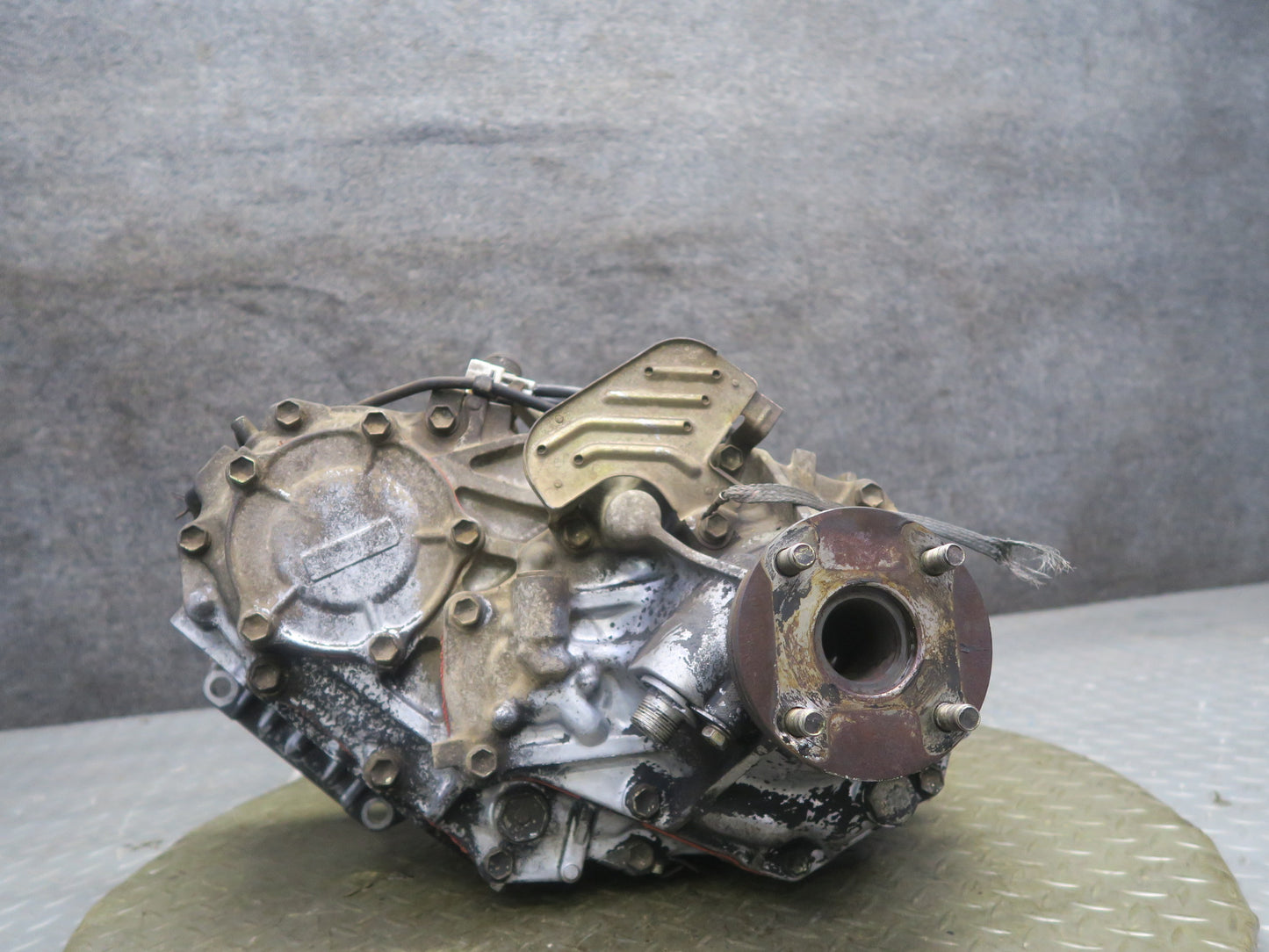 1991-1992 Toyota Land Cruiser FJ80 A/T 4.0L Transfer Case Assembly