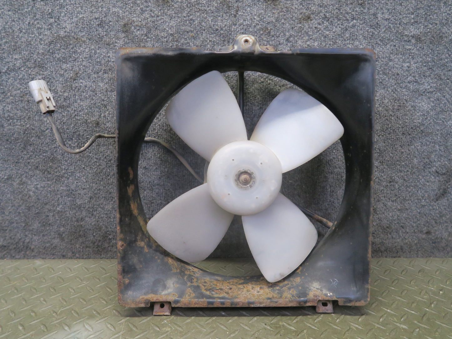 91-95 Toyota SW21L MR2 NA A/T 5SFE Engine Radiator Cooling Fan & Shroud 57K OEM