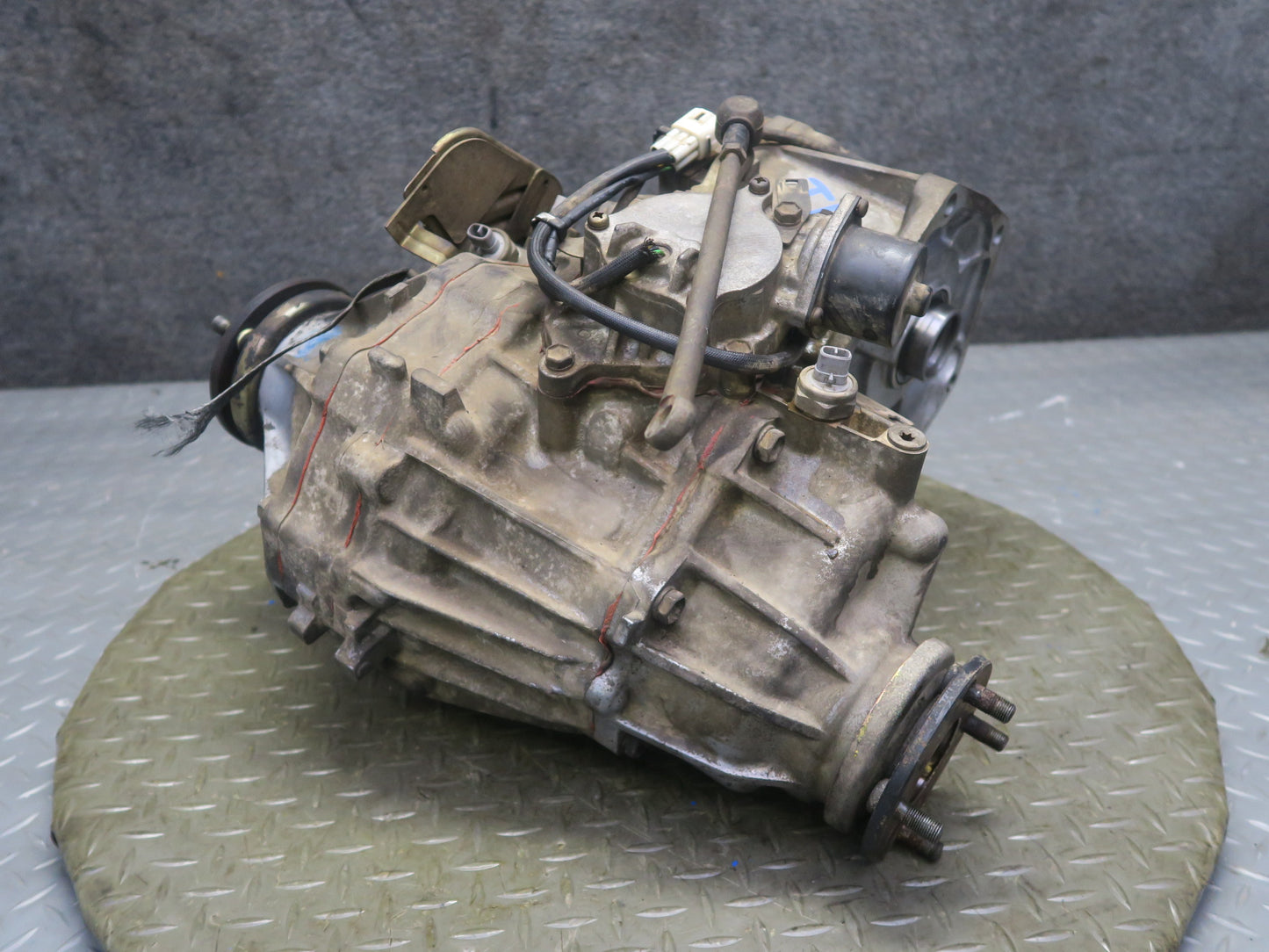1991-1992 Toyota Land Cruiser FJ80 A/T 4.0L Transfer Case Assembly