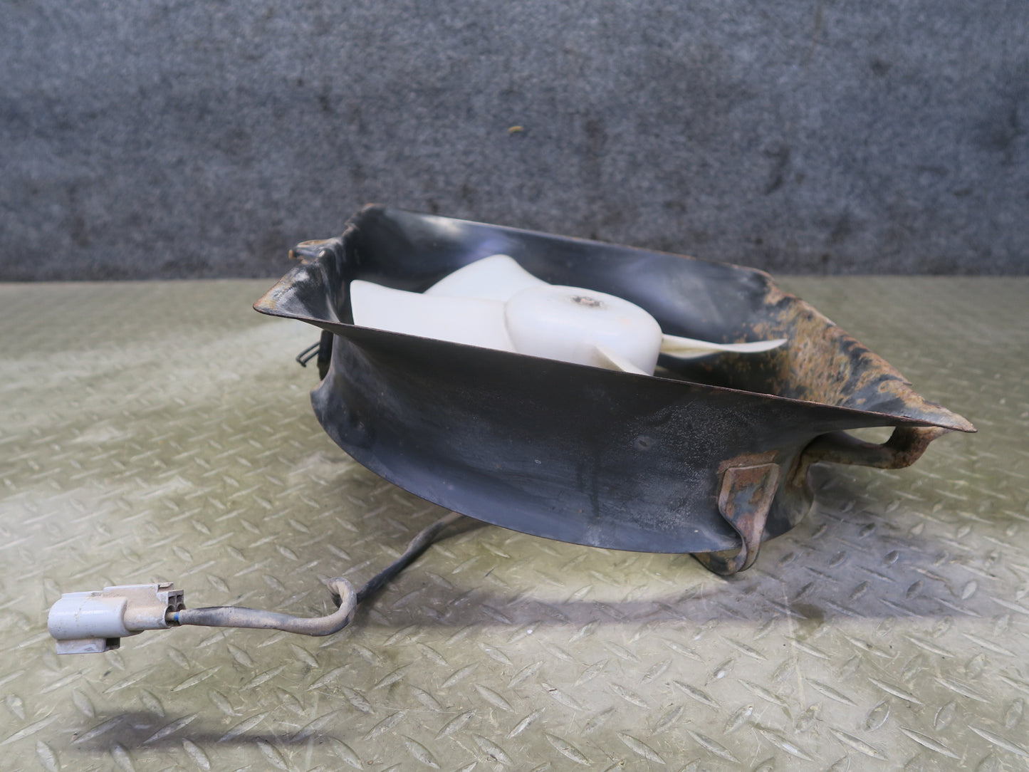 91-95 Toyota SW21L MR2 NA A/T 5SFE Engine Radiator Cooling Fan & Shroud 57K OEM