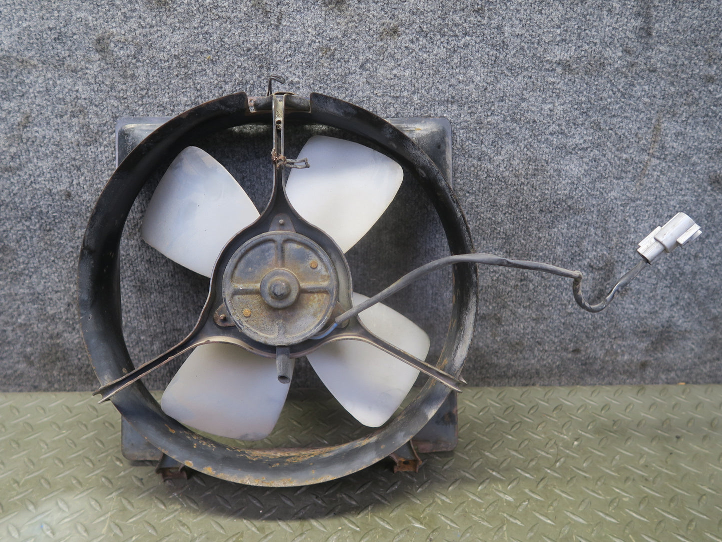 91-95 Toyota SW21L MR2 NA A/T 5SFE Engine Radiator Cooling Fan & Shroud 57K OEM
