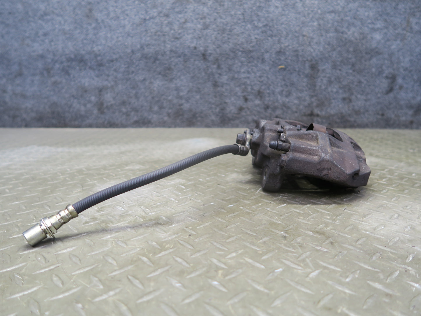 1991-1992 Toyota Land Cruiser FJ80 Front Left & Right Brake Caliper Set of 2