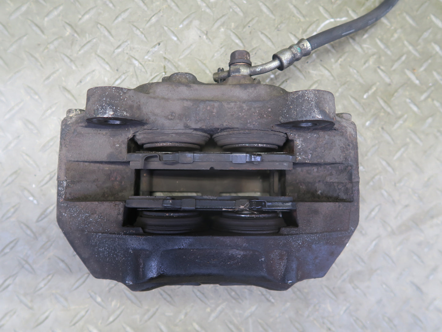 1991-1992 Toyota Land Cruiser FJ80 Front Left & Right Brake Caliper Set of 2