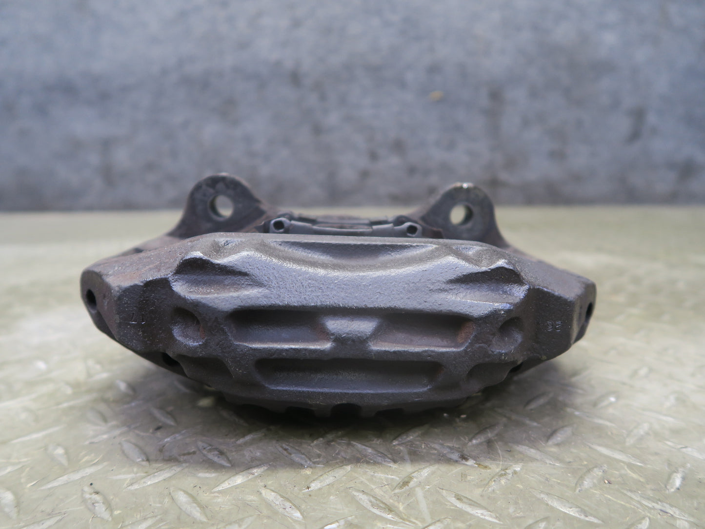 1991-1992 Toyota Land Cruiser FJ80 Front Left & Right Brake Caliper Set of 2