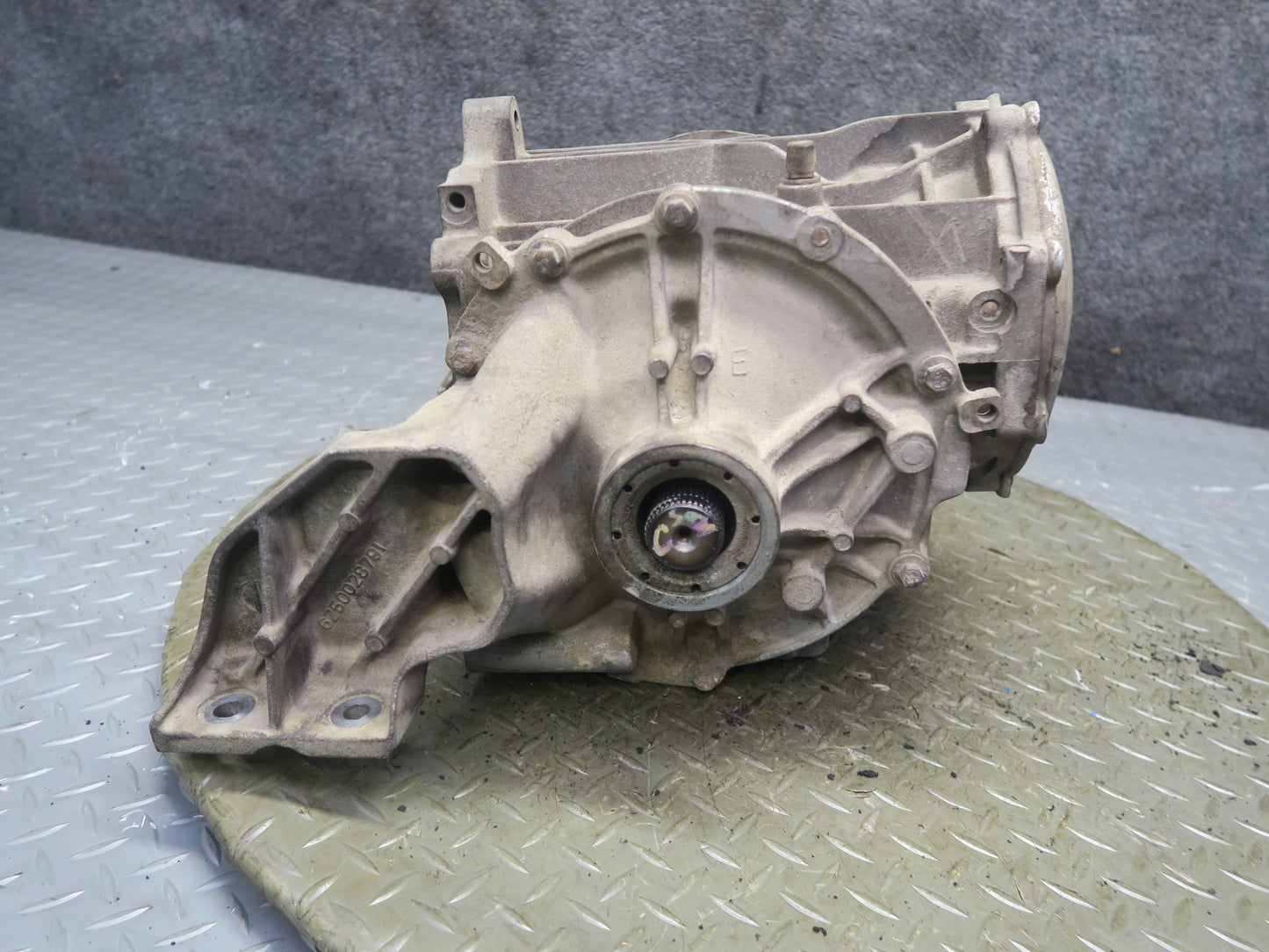 2004-2006 Cadillac XLR 4.6L Rear Differential Axle Carrier Assembly 2.93 Ratio