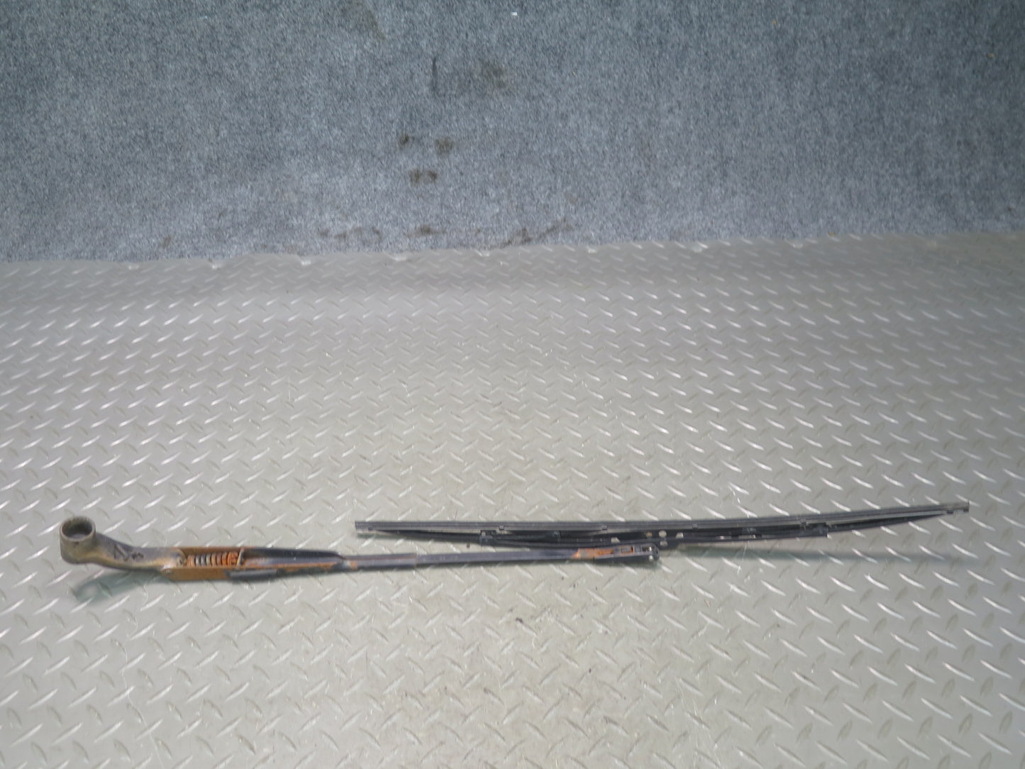 91-92 Toyota MR2 SW21L Set of 2 Left & Right Front Windshield Wiper Arm OEM