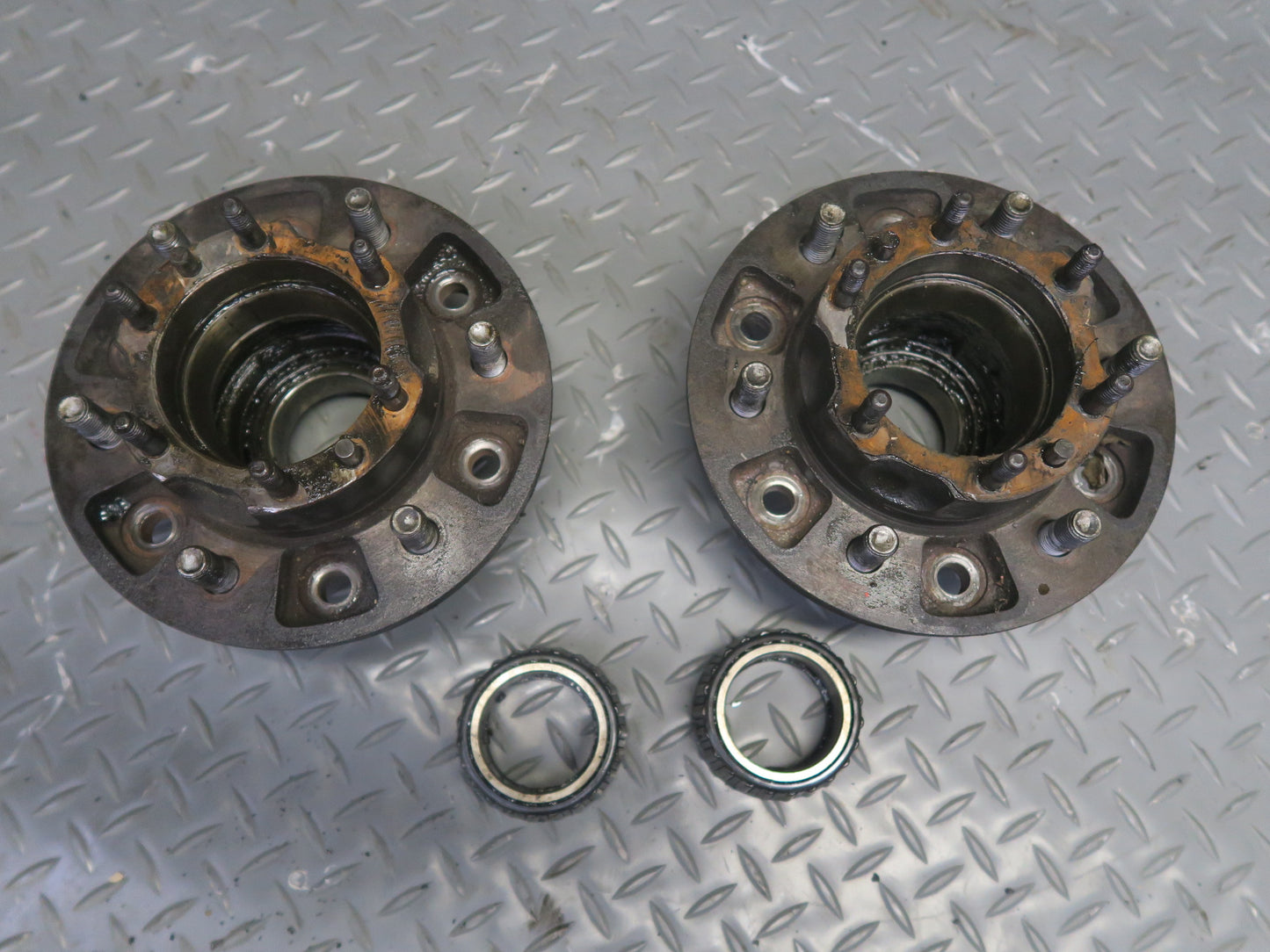 1992 Toyota Land Cruiser FJ80 Front Suspension Axle Shaft w Spindle Knuckle Set