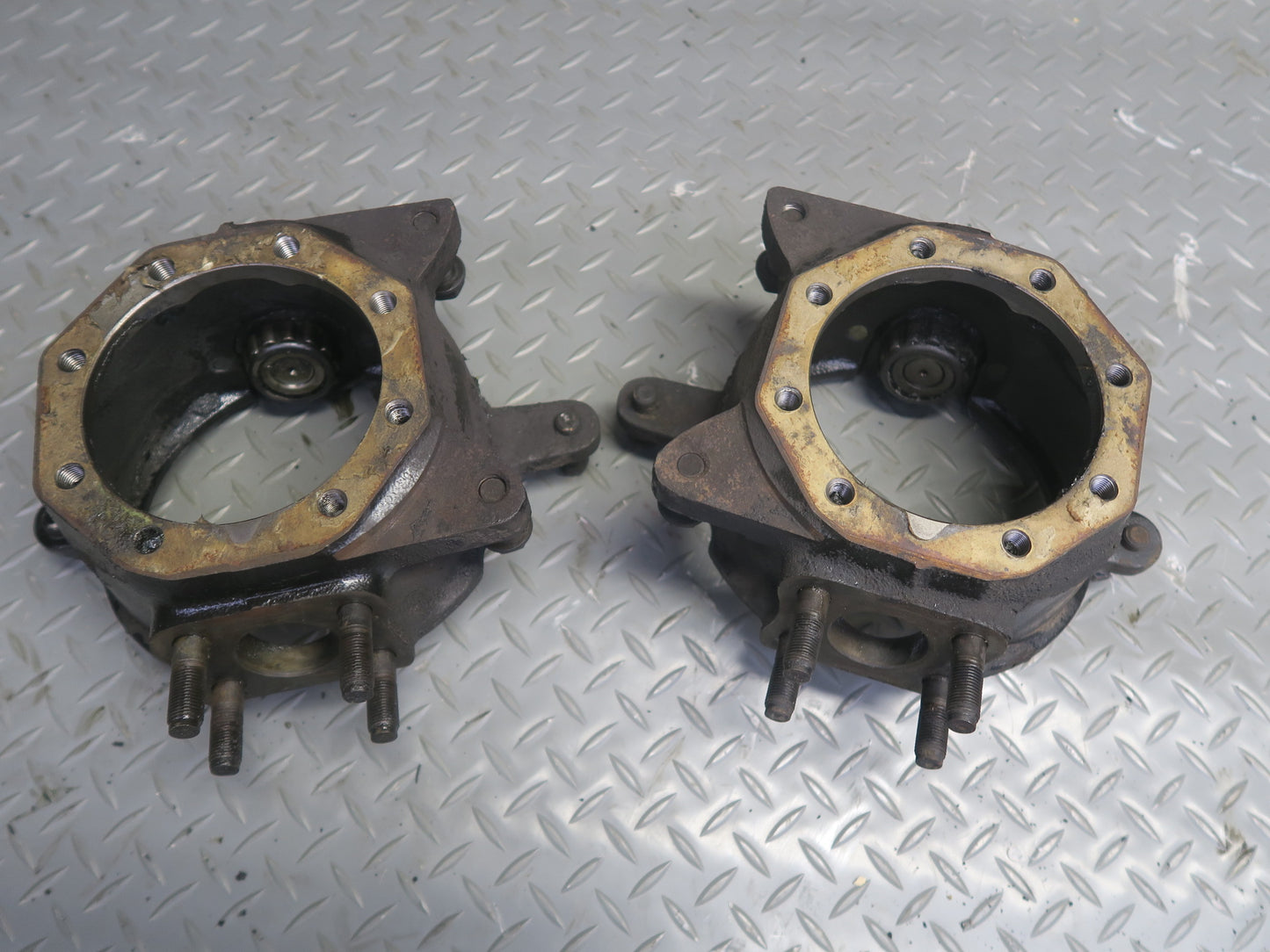 1992 Toyota Land Cruiser FJ80 Front Suspension Axle Shaft w Spindle Knuckle Set