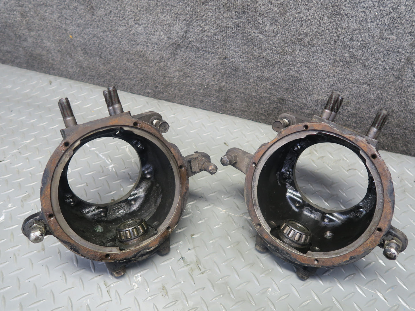 1992 Toyota Land Cruiser FJ80 Front Suspension Axle Shaft w Spindle Knuckle Set