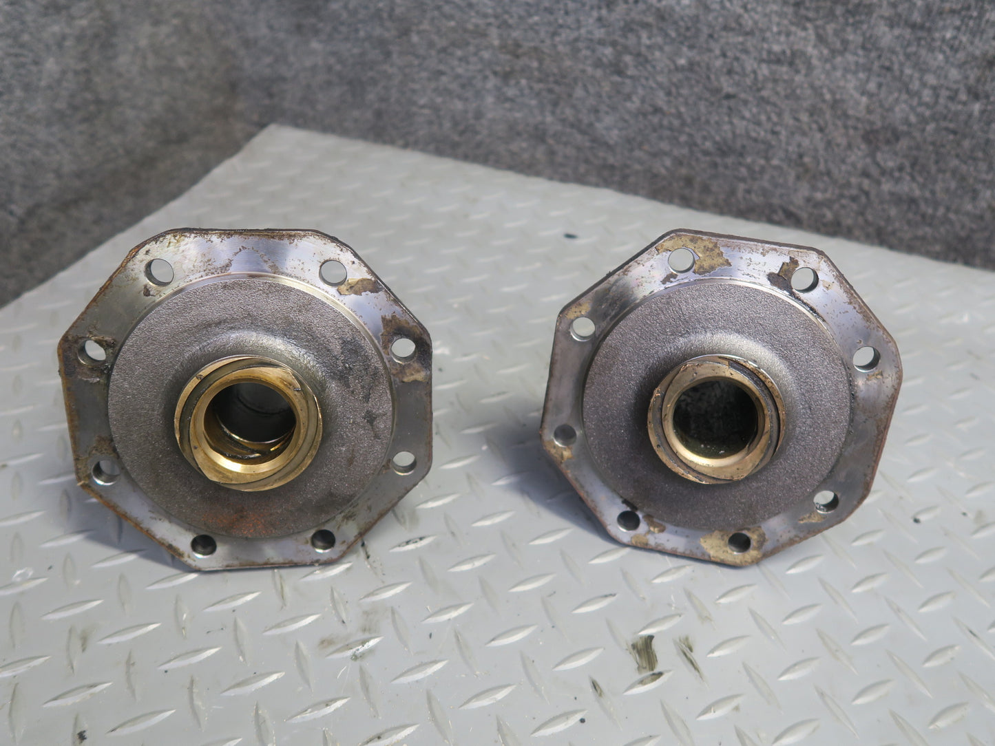 1992 Toyota Land Cruiser FJ80 Front Suspension Axle Shaft w Spindle Knuckle Set