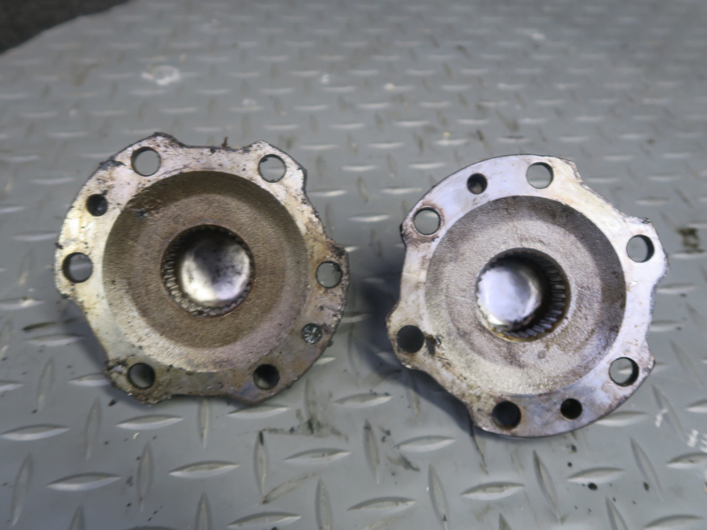1992 Toyota Land Cruiser FJ80 Front Suspension Axle Shaft w Spindle Knuckle Set