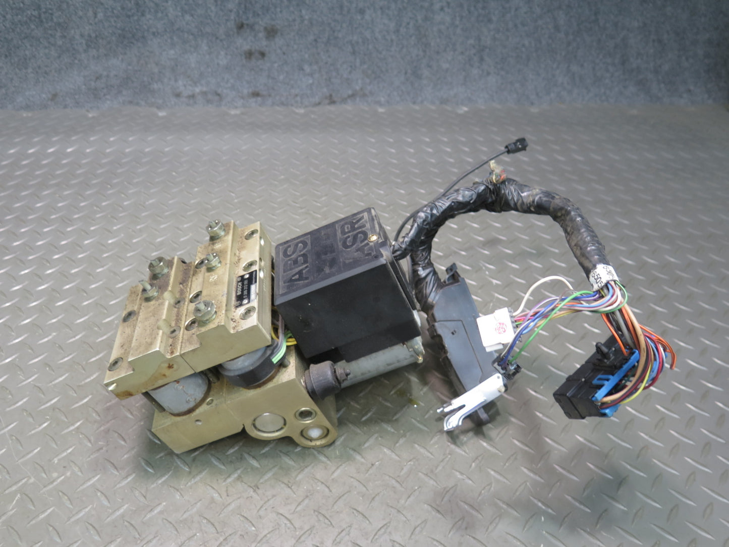 92-94 Chevrolet Corvette C4 Anti Lock Brake ABS Pump Module Unit 77K Miles OEM