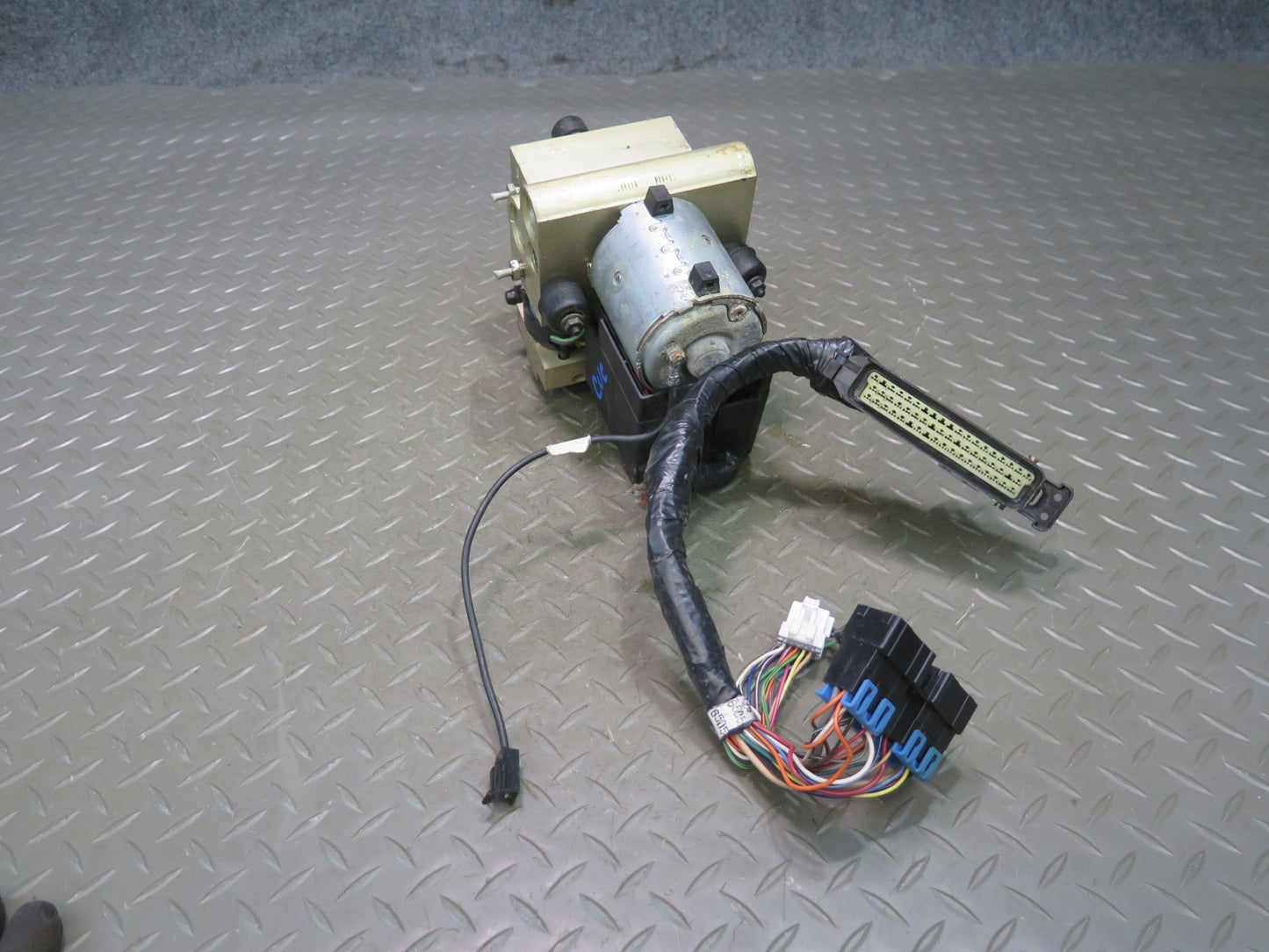 92-94 Chevrolet Corvette C4 Anti Lock Brake ABS Pump Module Unit 77K Miles OEM