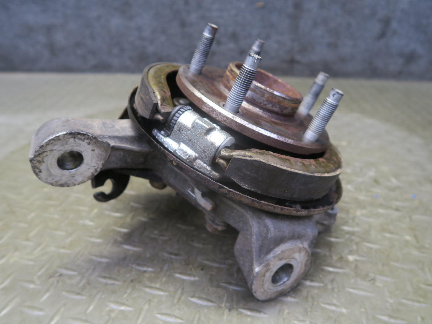 2004-2008 Cadillac XLR Rear Right Pass Side Spindle Knuckle Wheel Hub Bearing