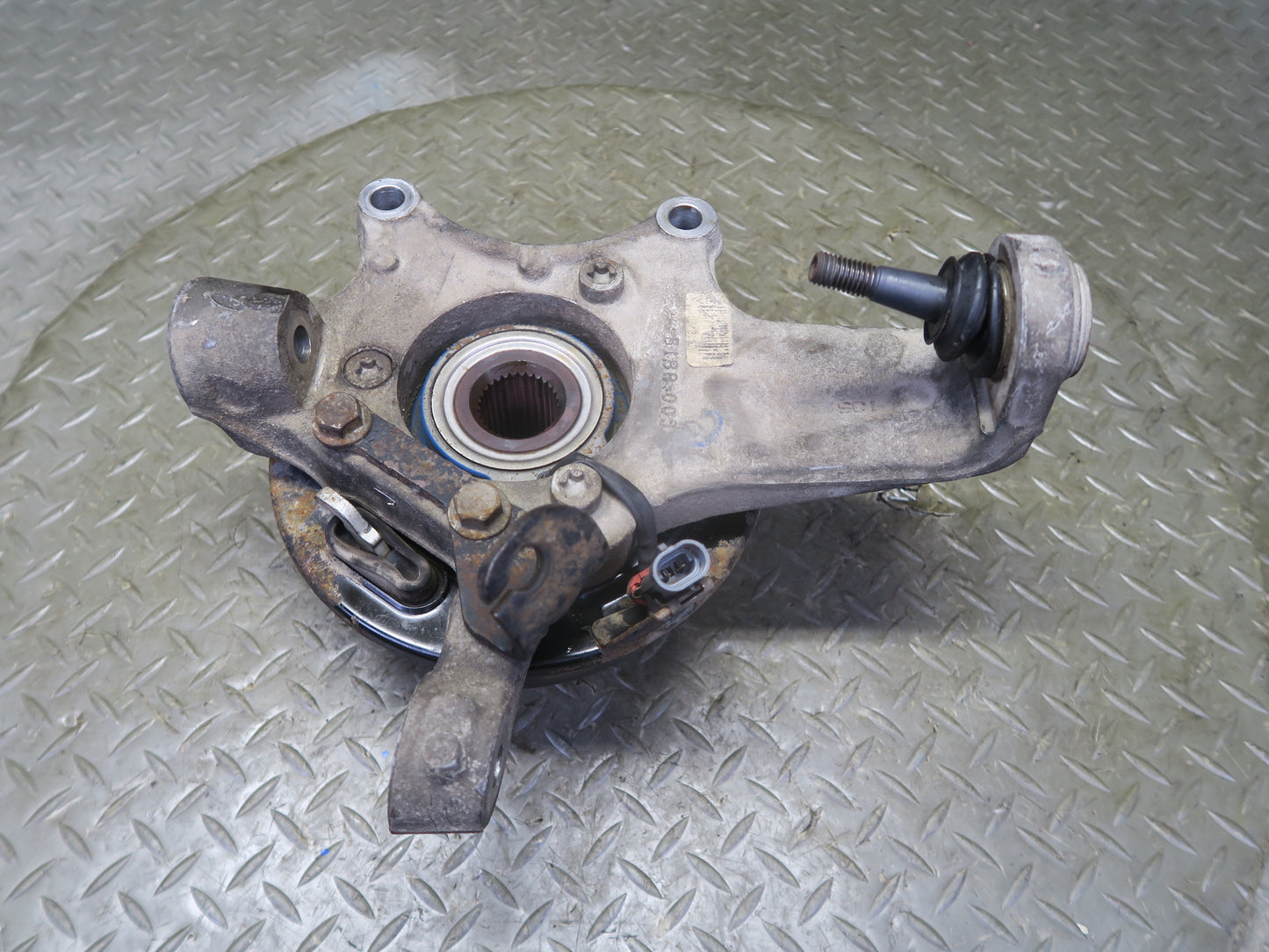 2004-2008 Cadillac XLR Rear Right Pass Side Spindle Knuckle Wheel Hub Bearing