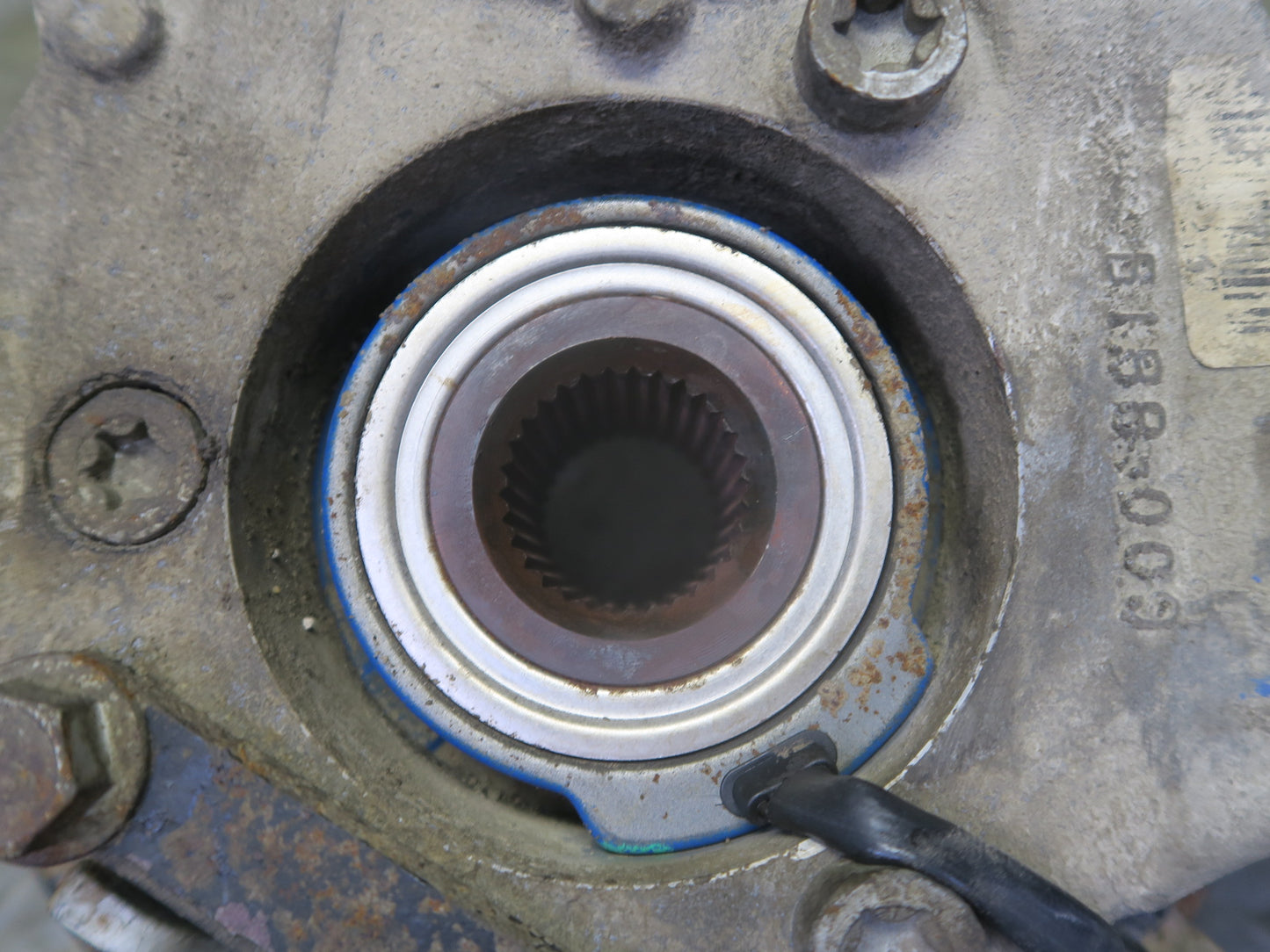 2004-2008 Cadillac XLR Rear Right Pass Side Spindle Knuckle Wheel Hub Bearing